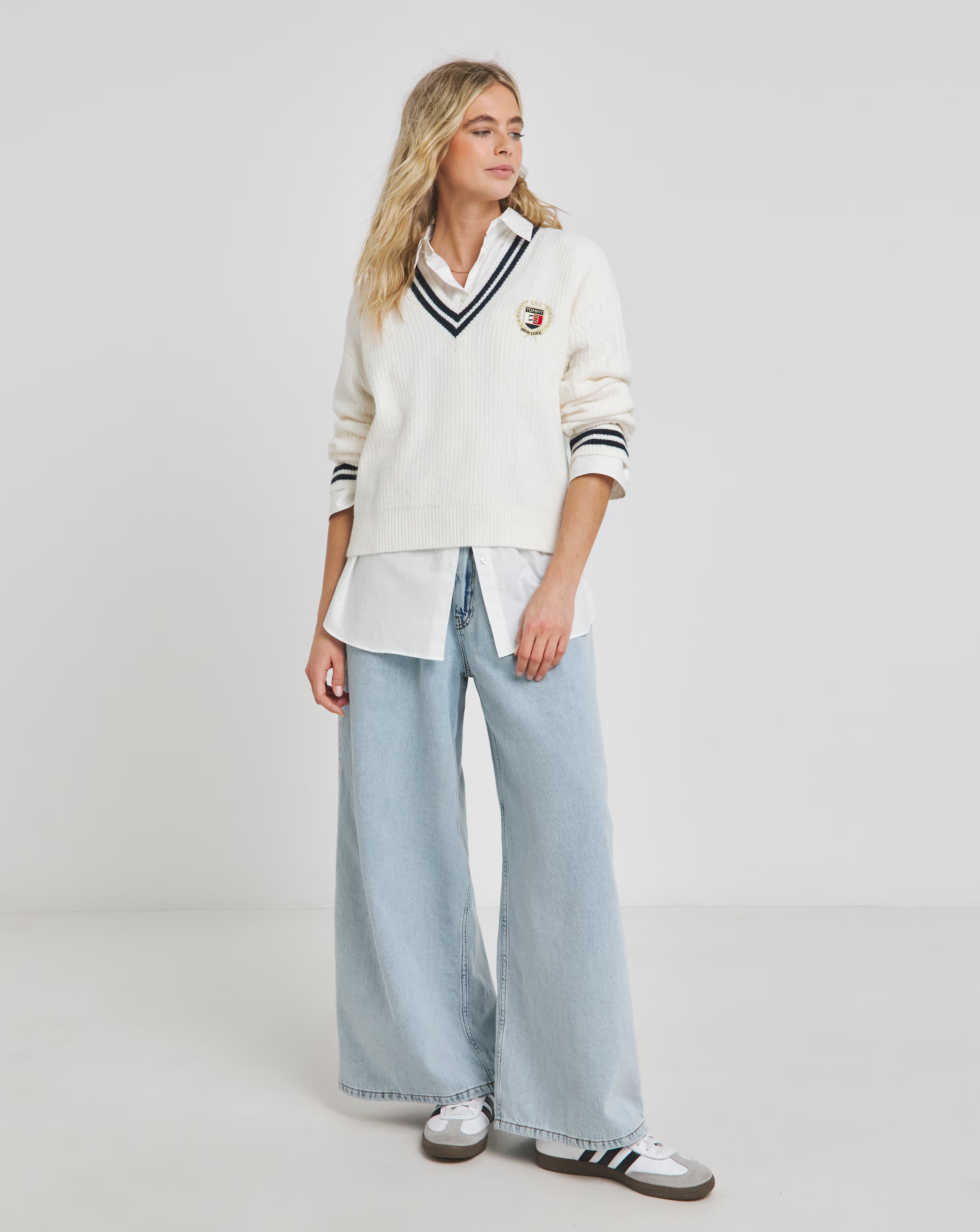 Tommy Jeans V Neck Crest Cable Sweater