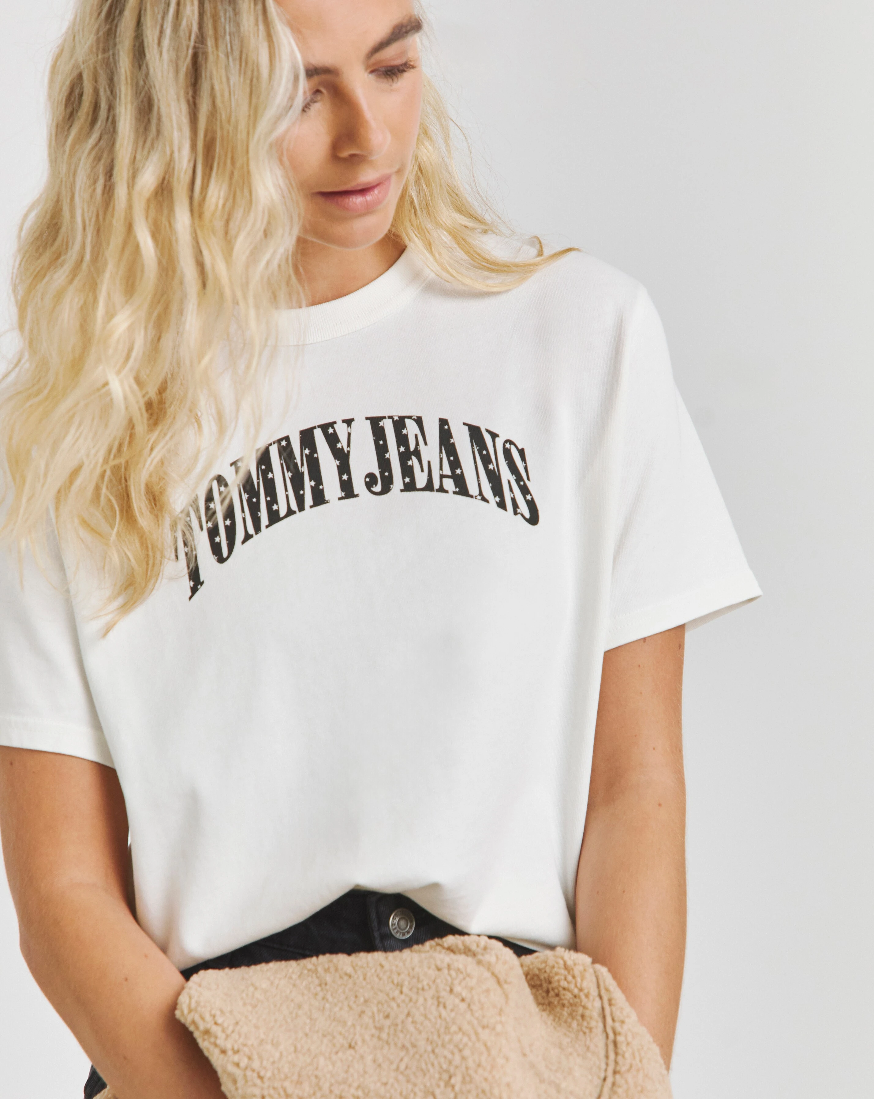 100175-tommy-jeans-boxy-stardust-varsity-tee-1.webp
