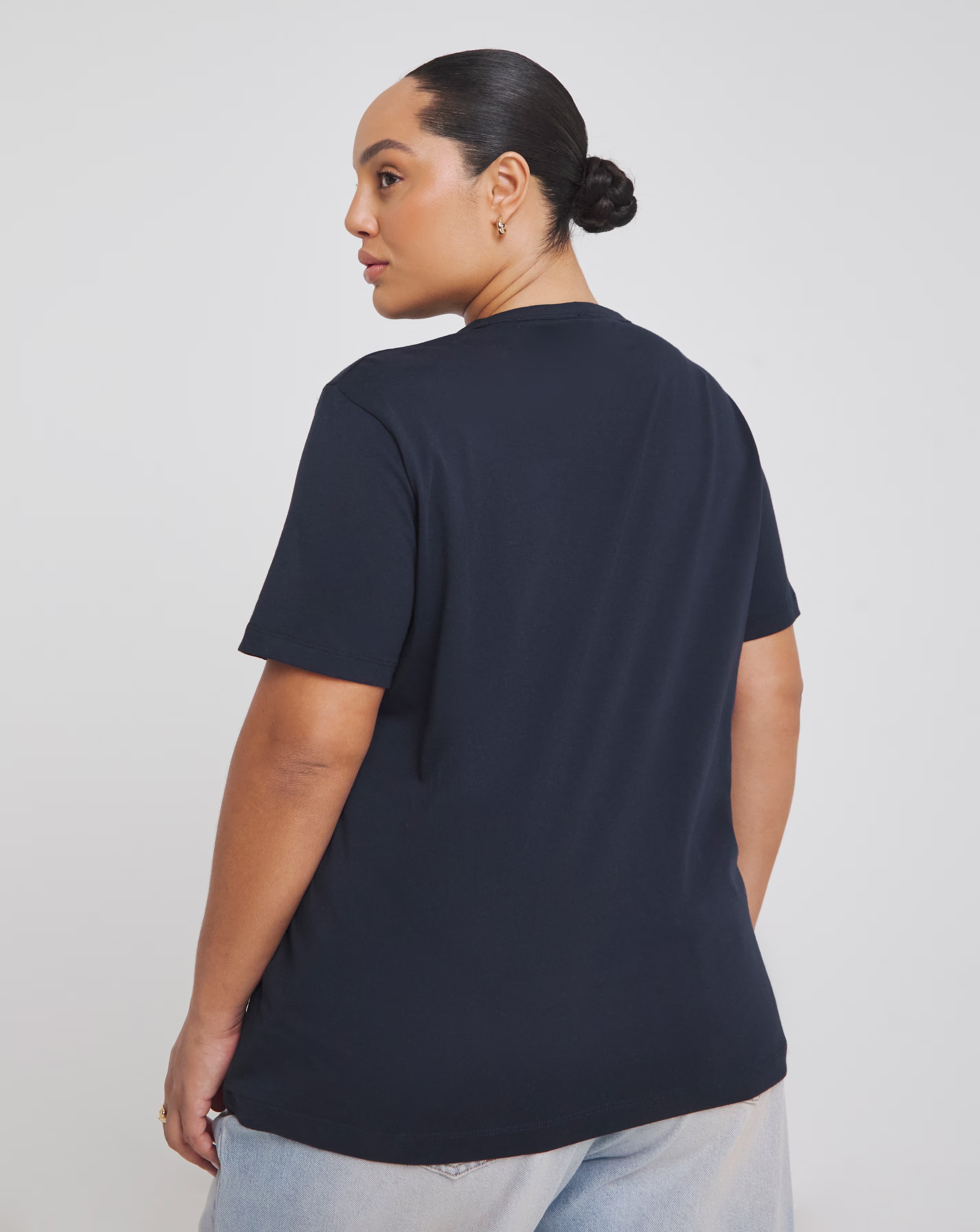 100254-tommy-hilfiger-varsity-crest-crew-neck-short-sleeve-t-shirt-1.jpg