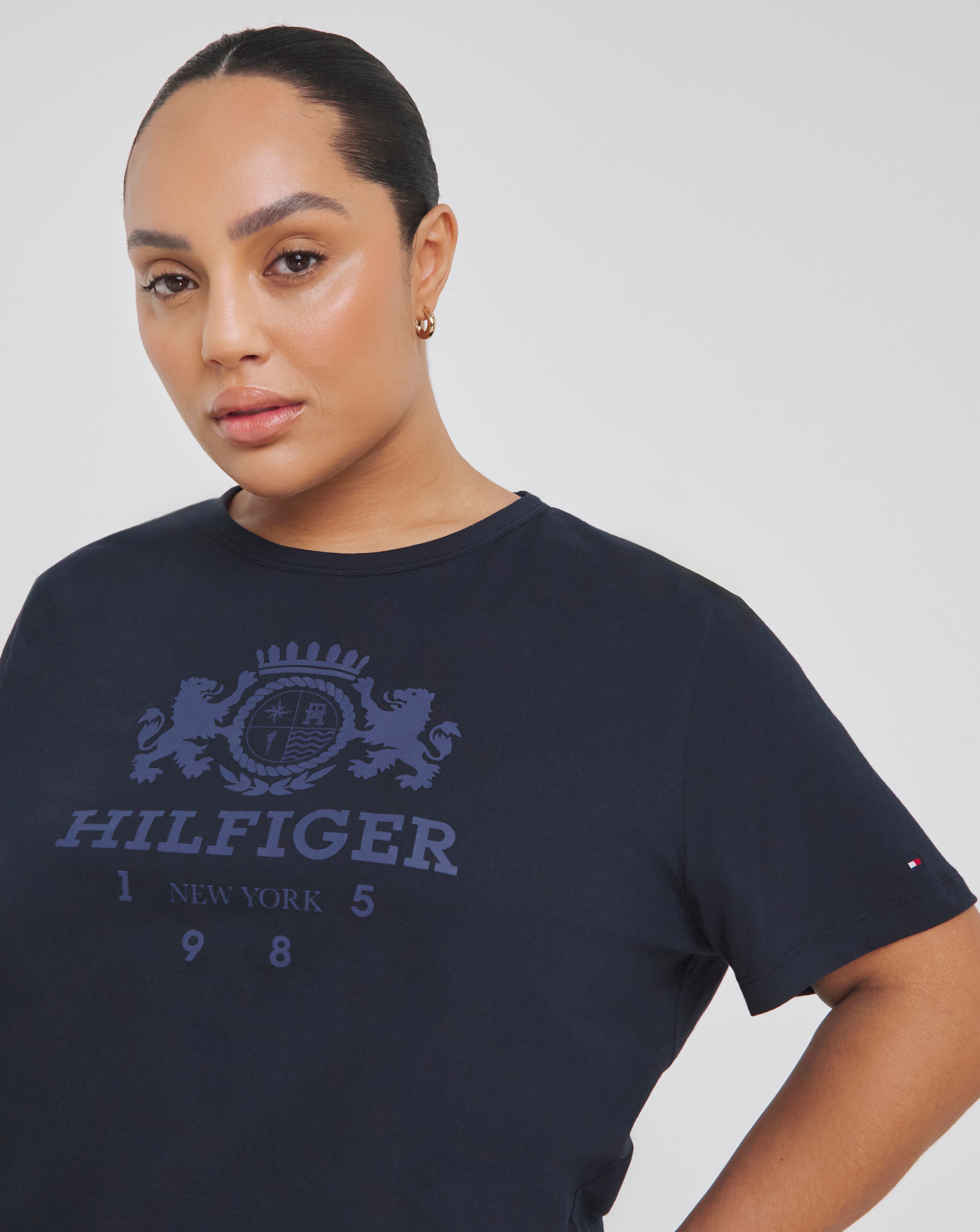 100254-tommy-hilfiger-varsity-crest-crew-neck-short-sleeve-t-shirt-1.jpg