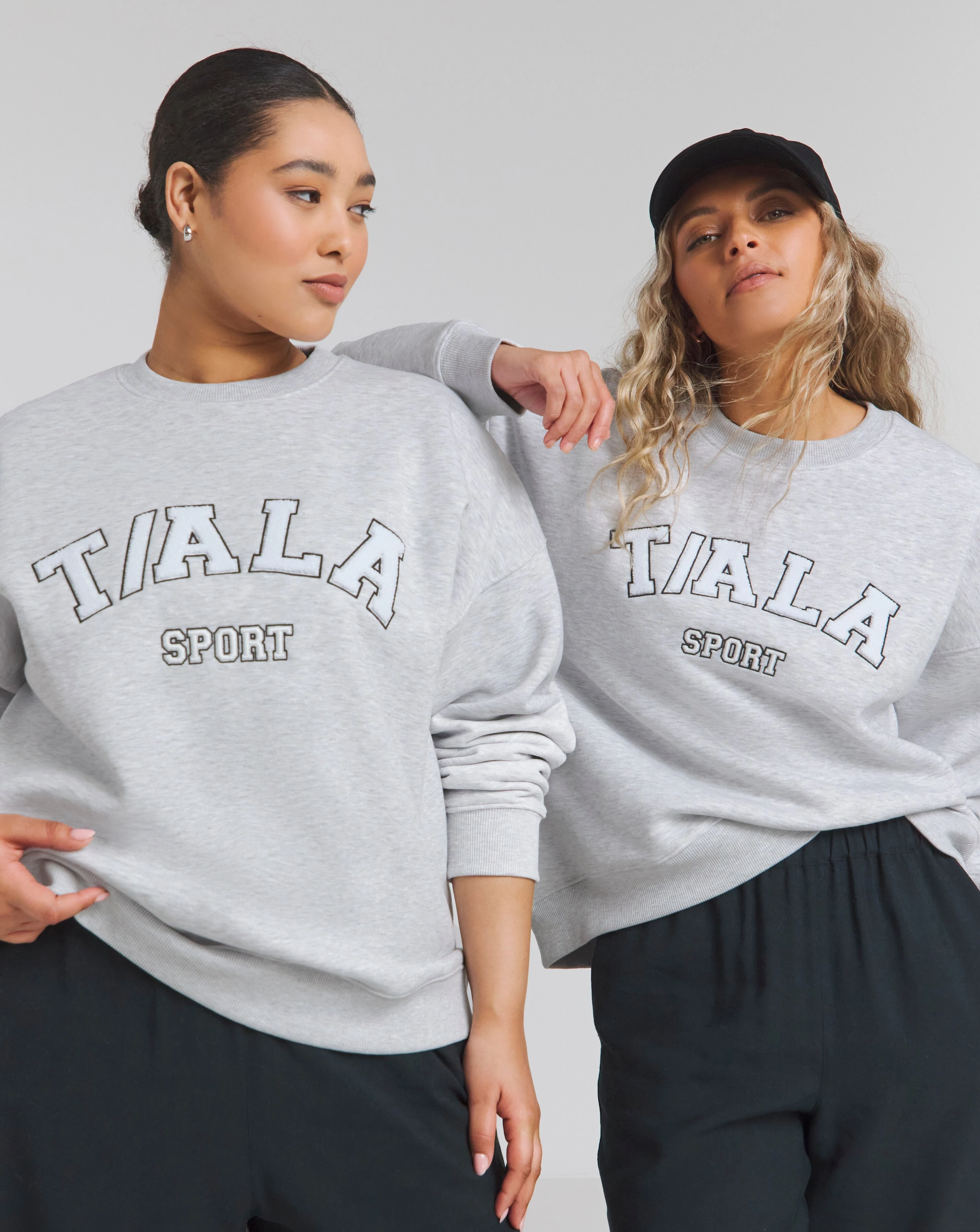 100995-tala-oversized-volley-sweatshirt-1.webp