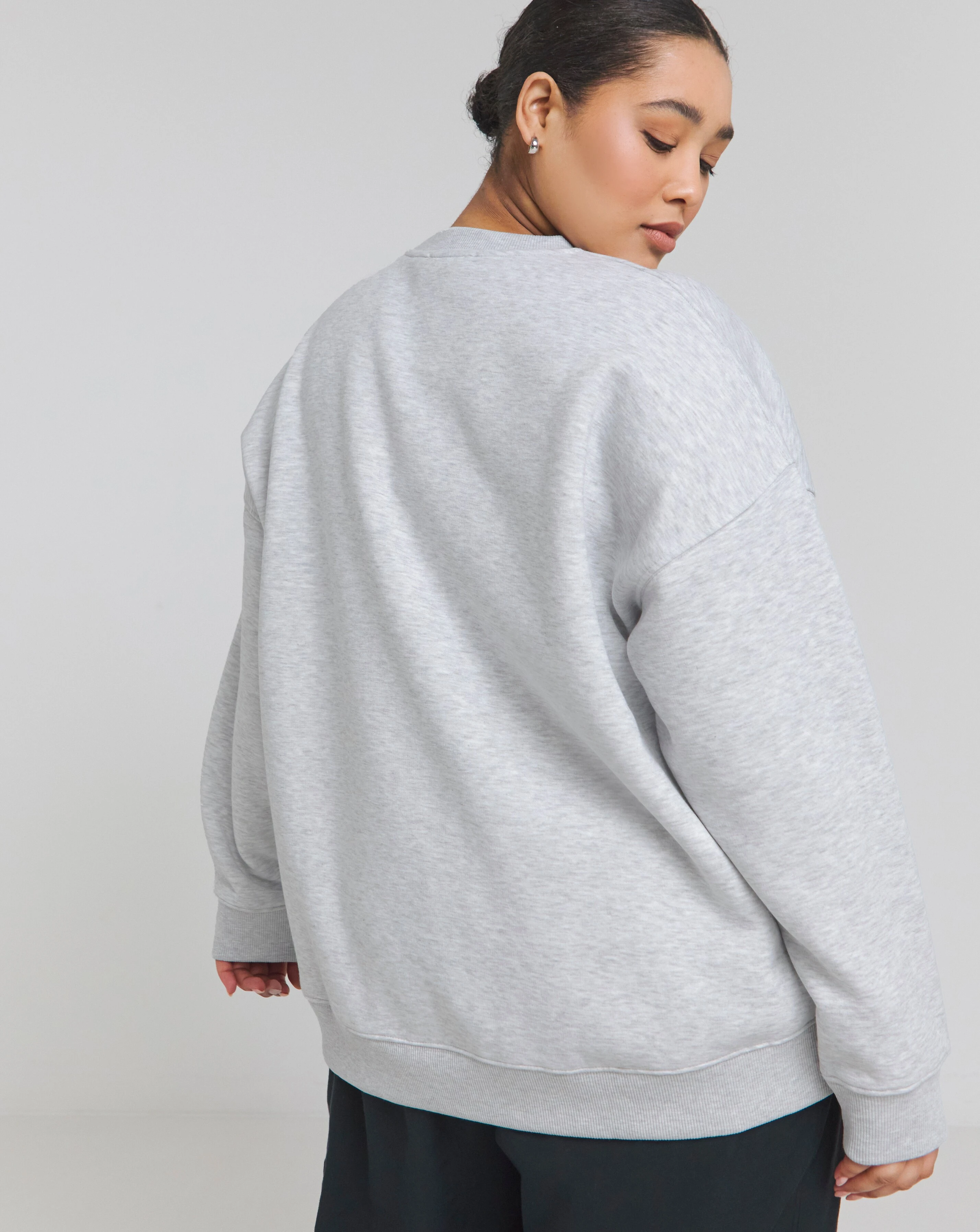 100995-tala-oversized-volley-sweatshirt-1.webp