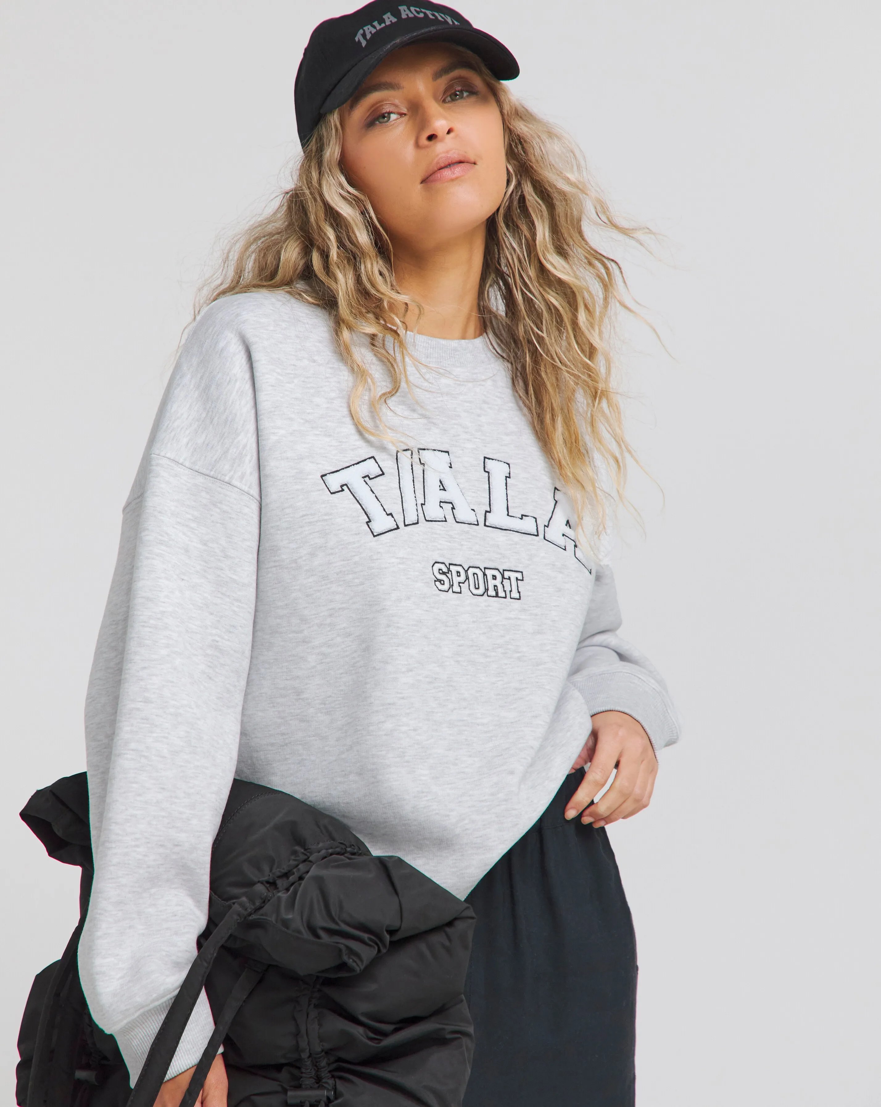 100995-tala-oversized-volley-sweatshirt-1.webp