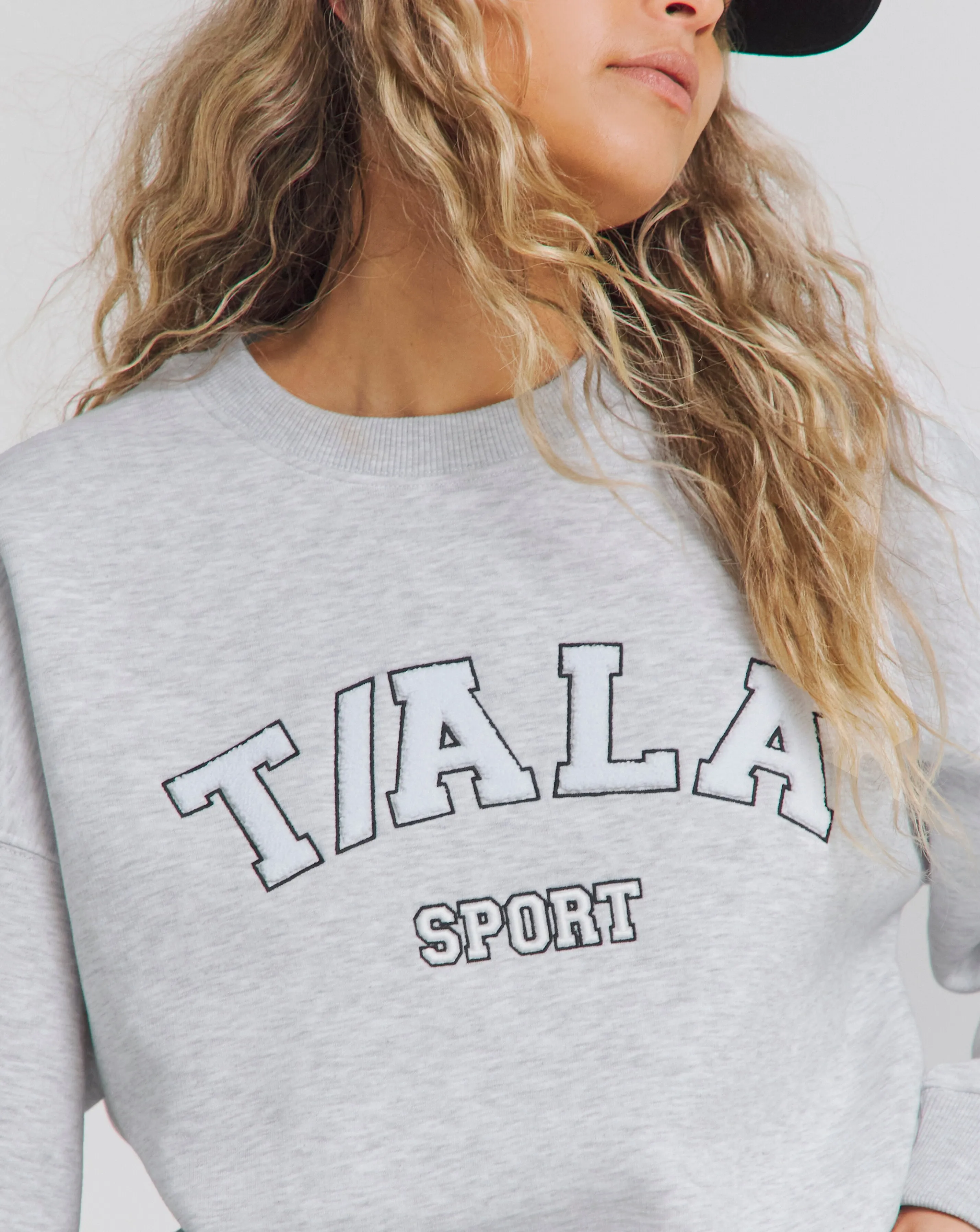 100995-tala-oversized-volley-sweatshirt-1.webp