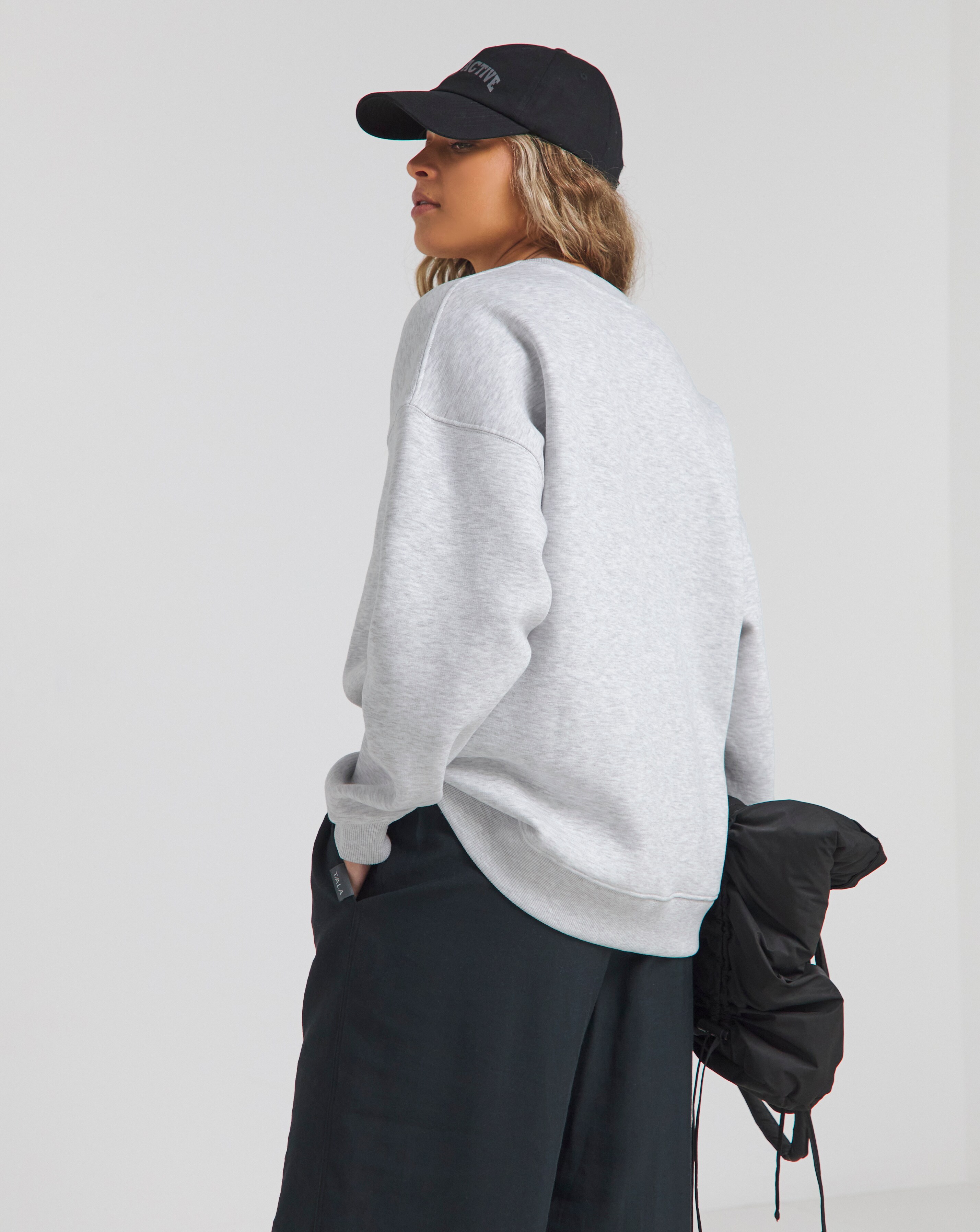 100995-tala-oversized-volley-sweatshirt-1.webp