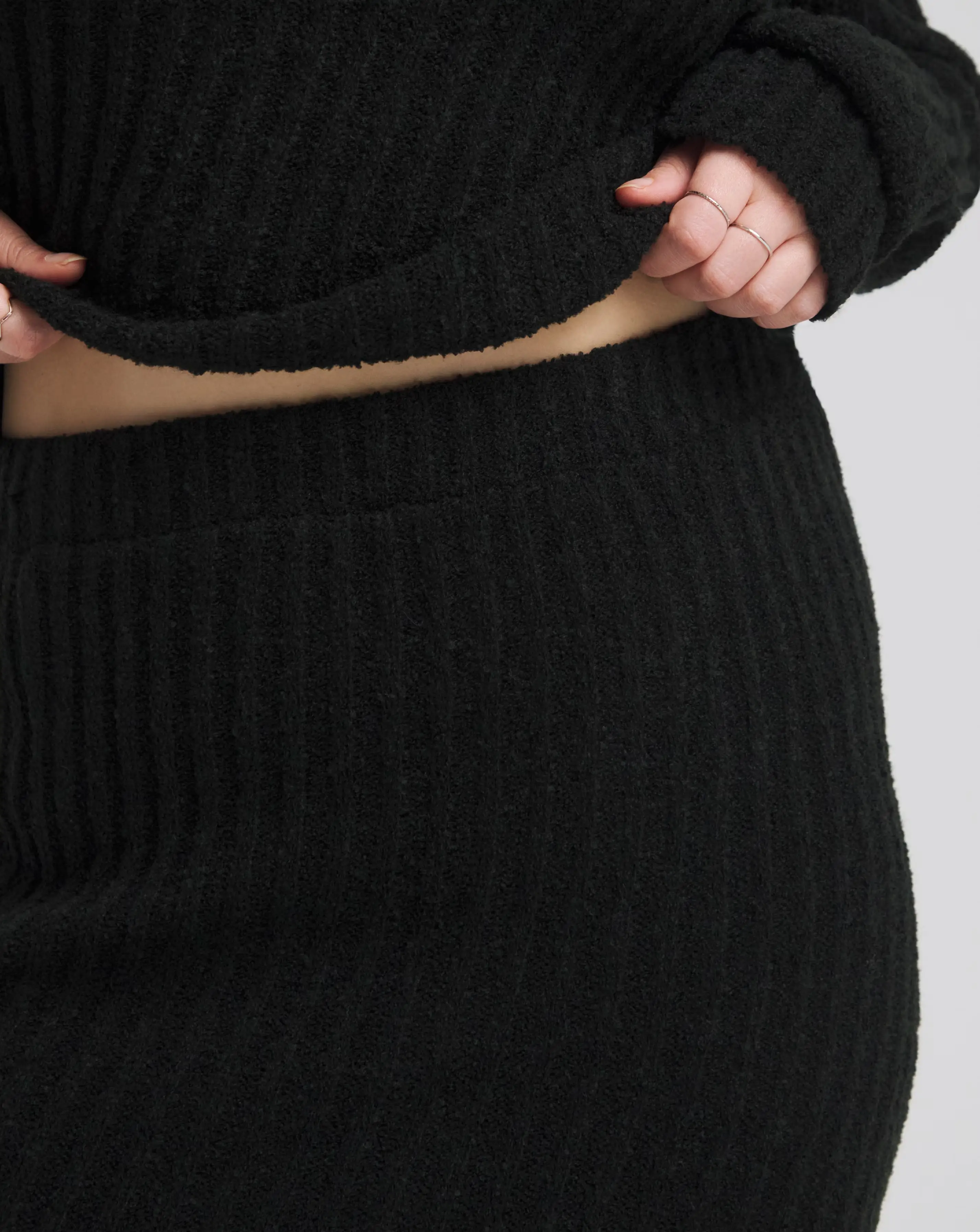 101225-black-rib-flared-hem-knitted-maxi-skirt-1.jpg