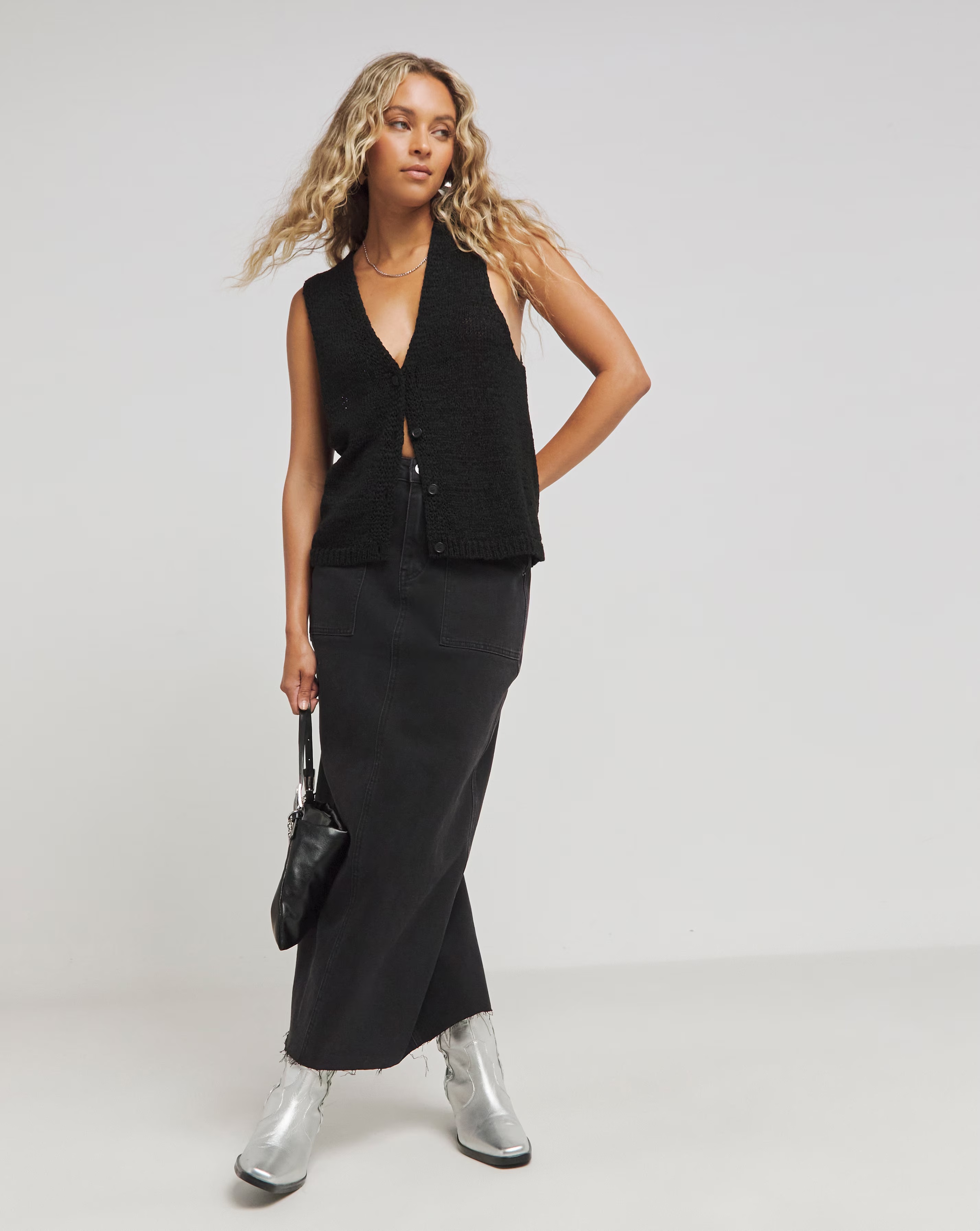 Black Knitted Tape Yarn Waistcoat