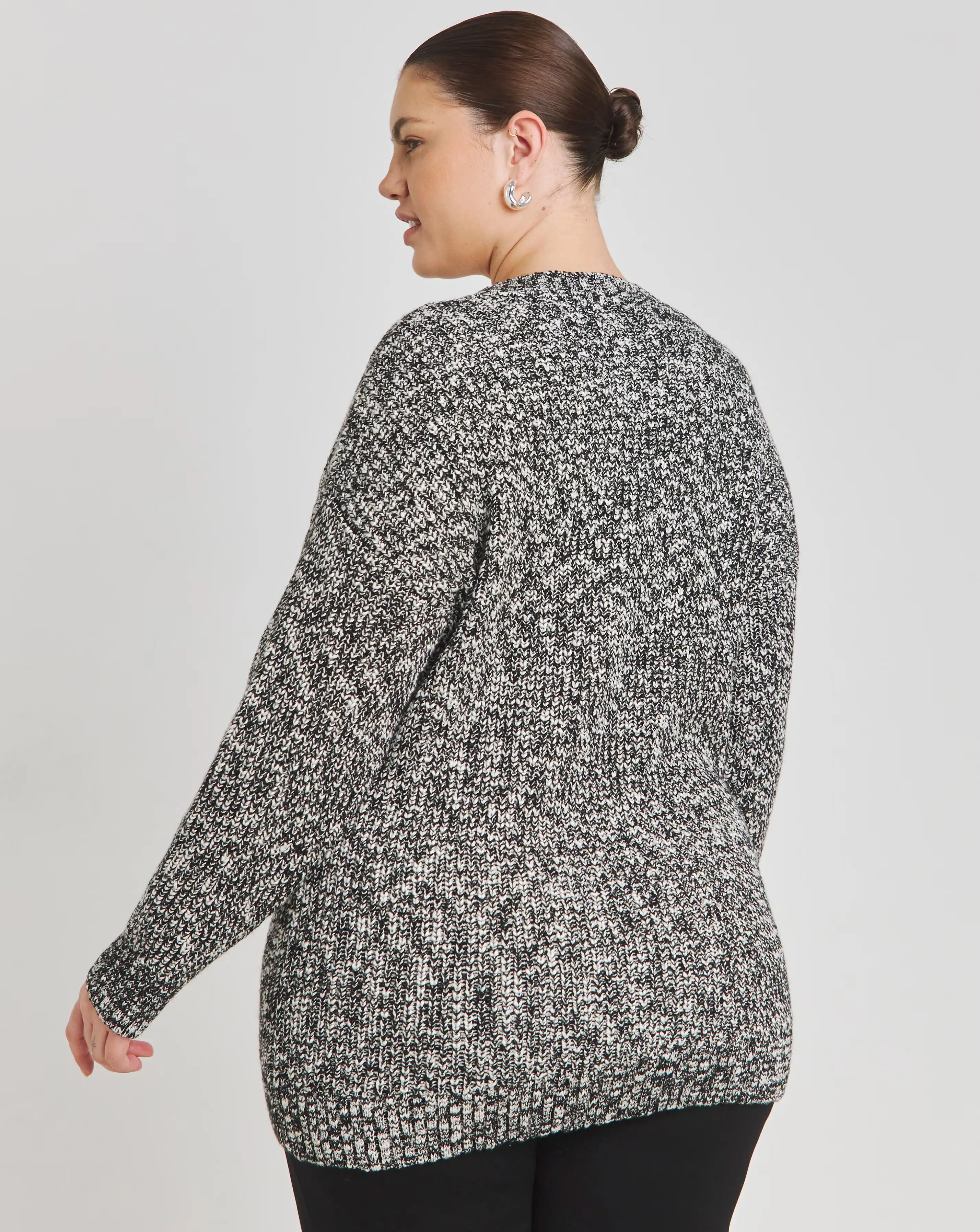 101907-mono-boucle-v-neck-longline-jumper-1.webp
