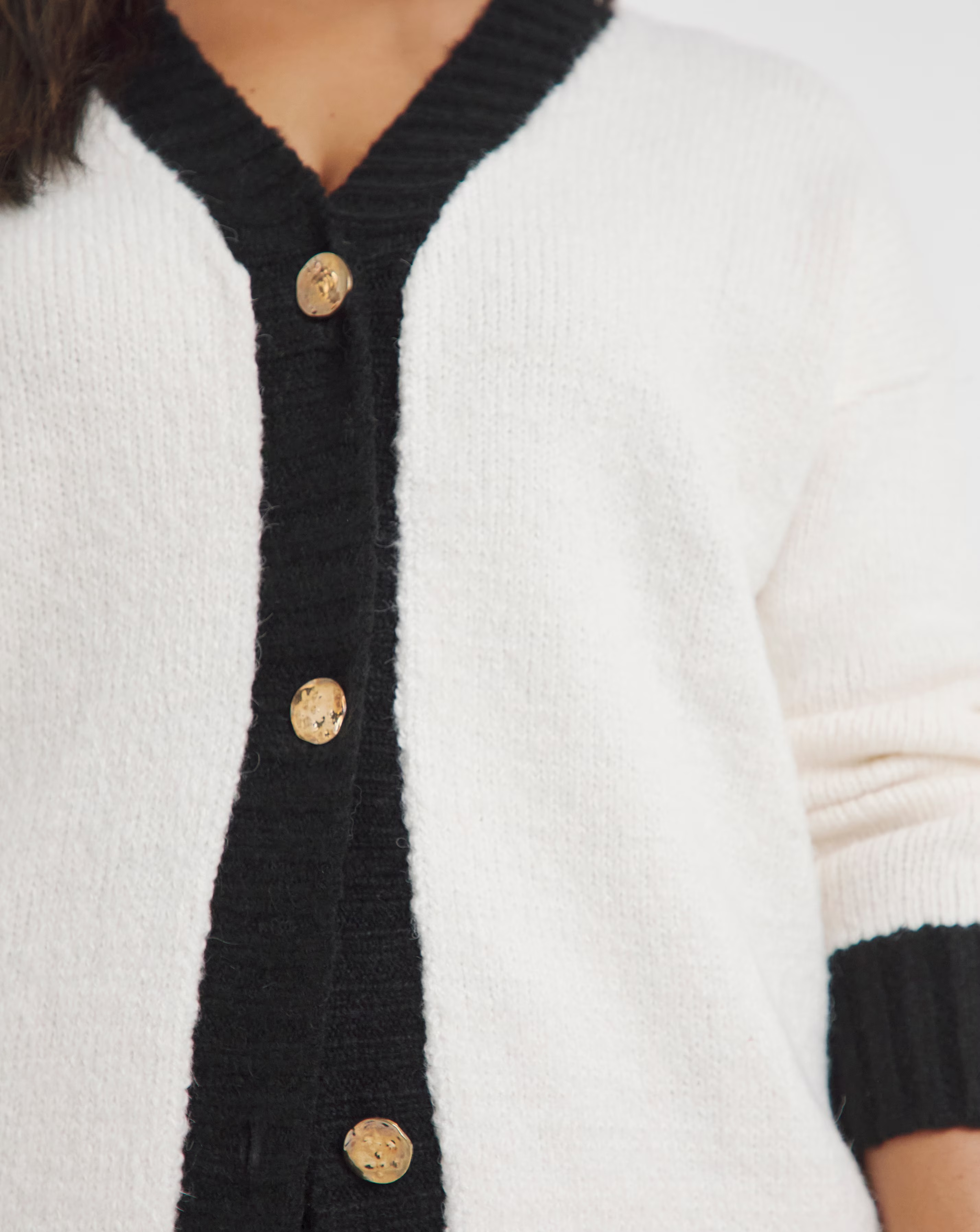 101915-mono-tipped-boyfriend-cardigan-1.webp
