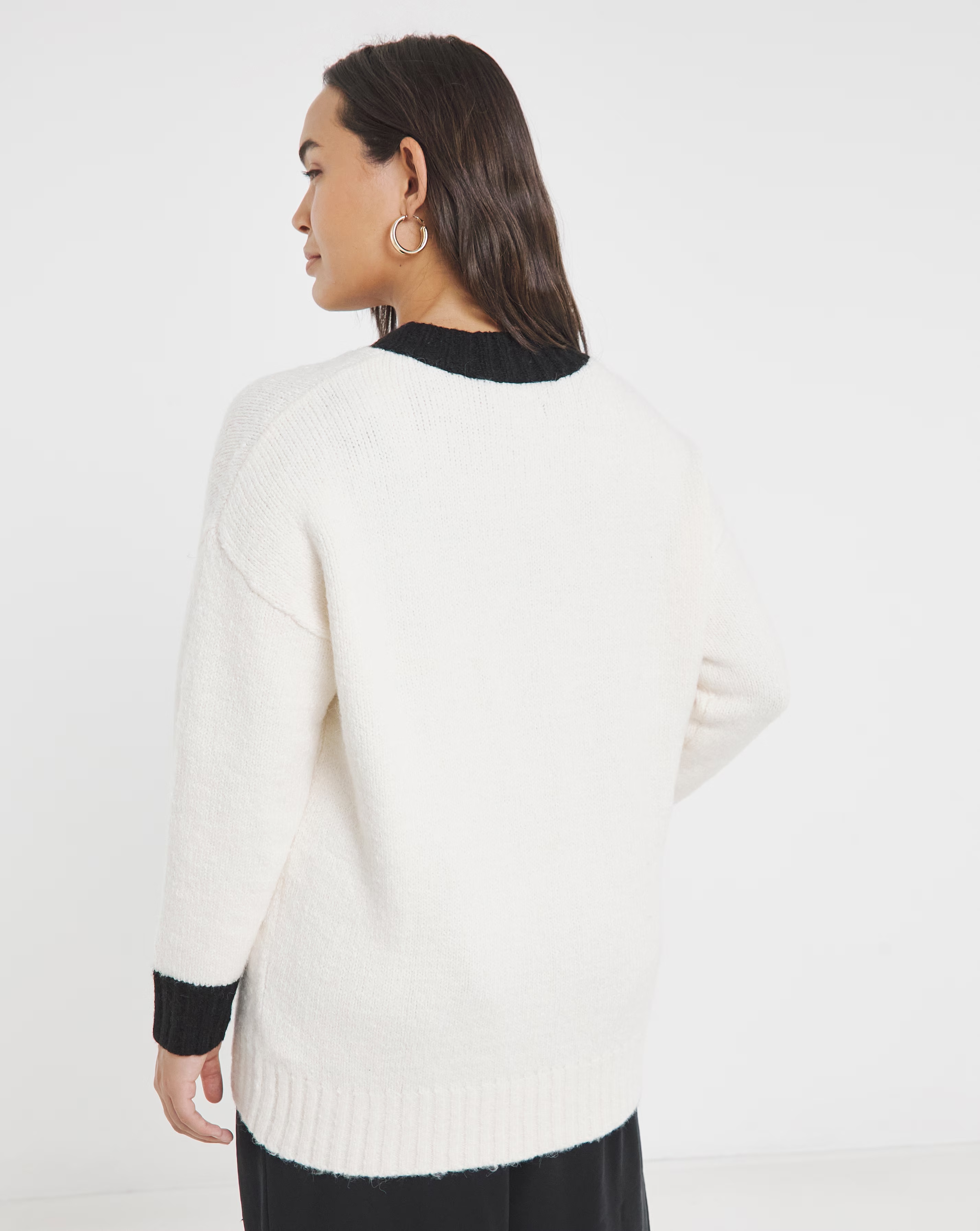 101915-mono-tipped-boyfriend-cardigan-1.webp