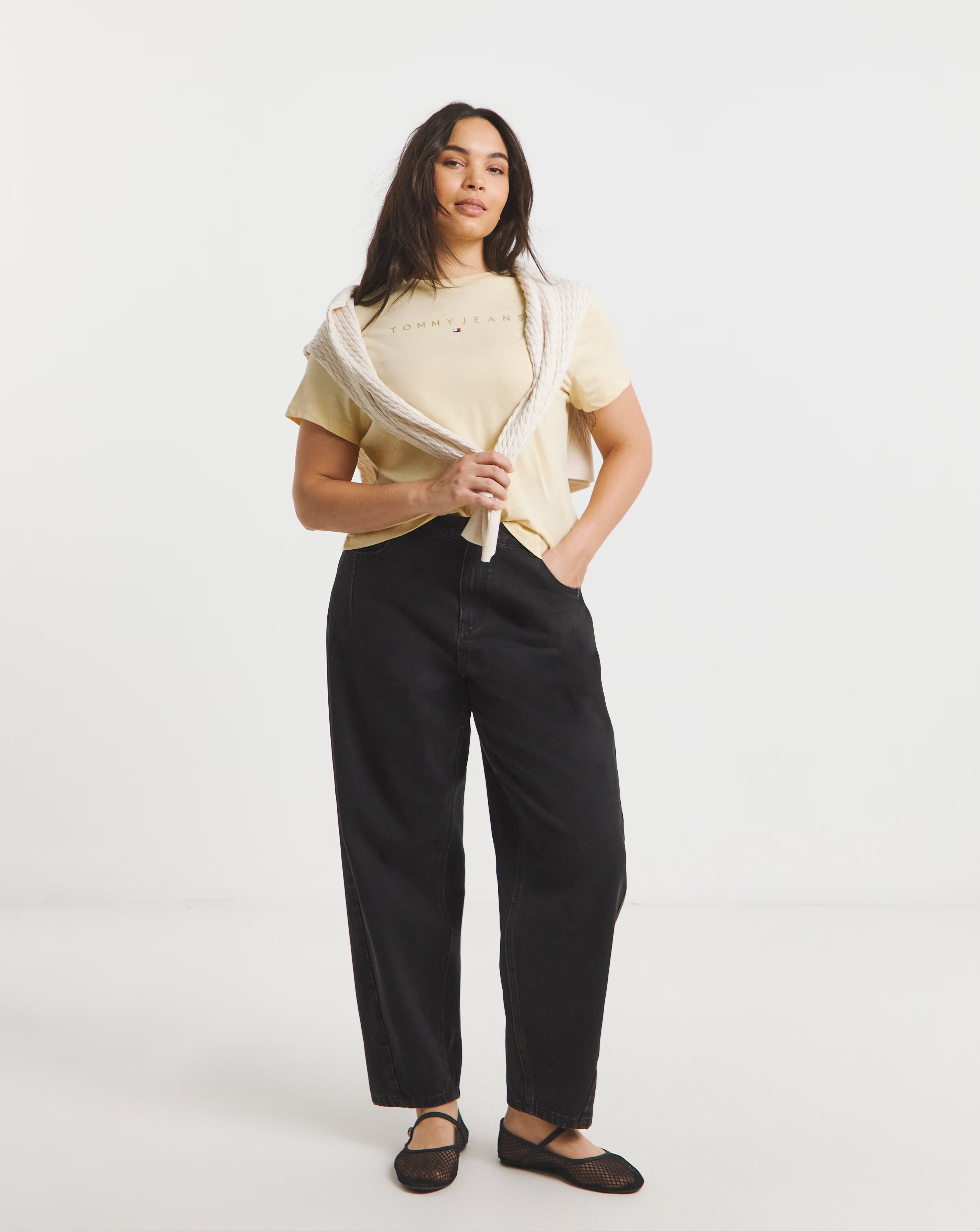 103179-tommy-jeans-tonal-linear-tee-1.webp