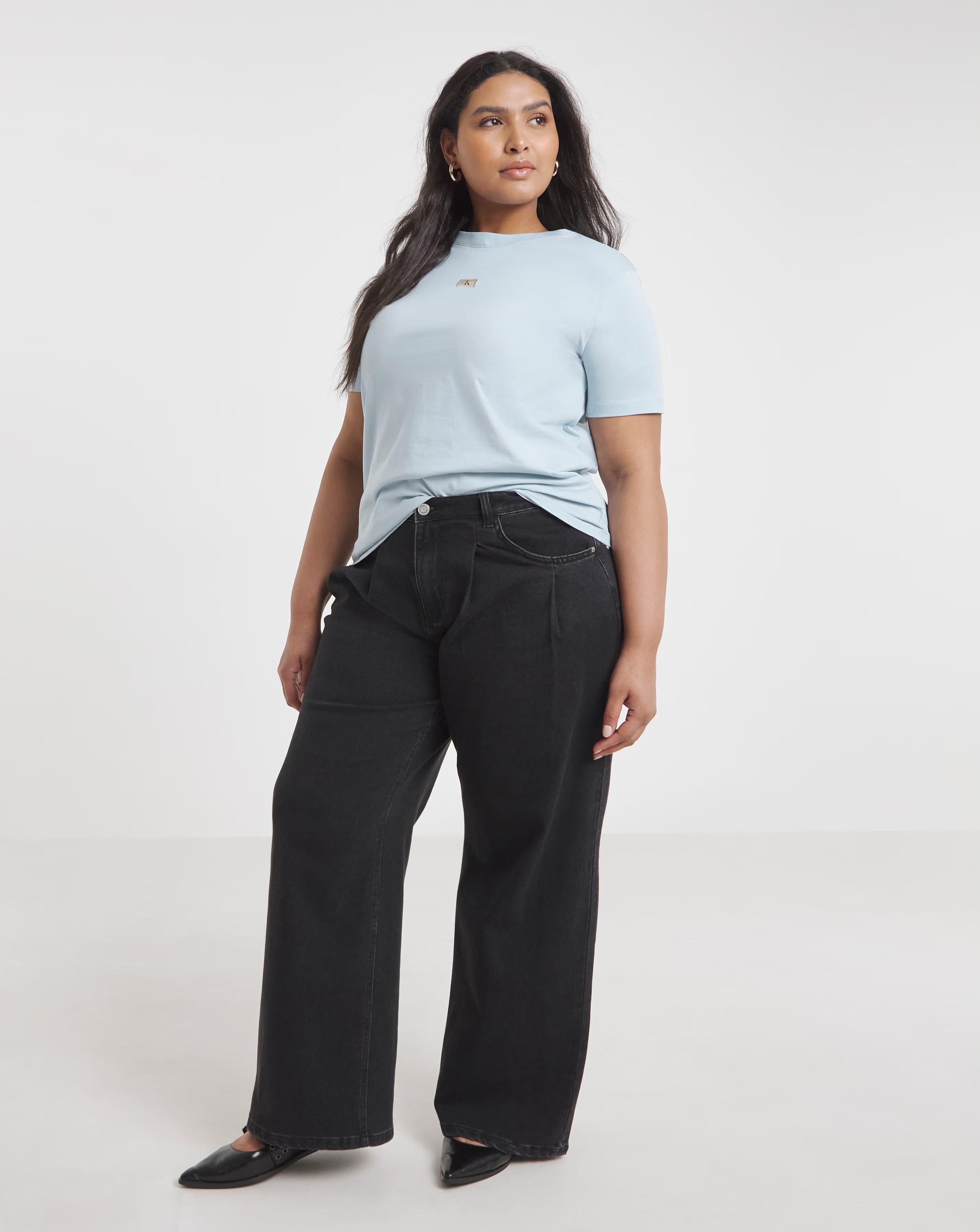 103283-calvin-klein-jeans-woven-label-regular-tee-1.webp