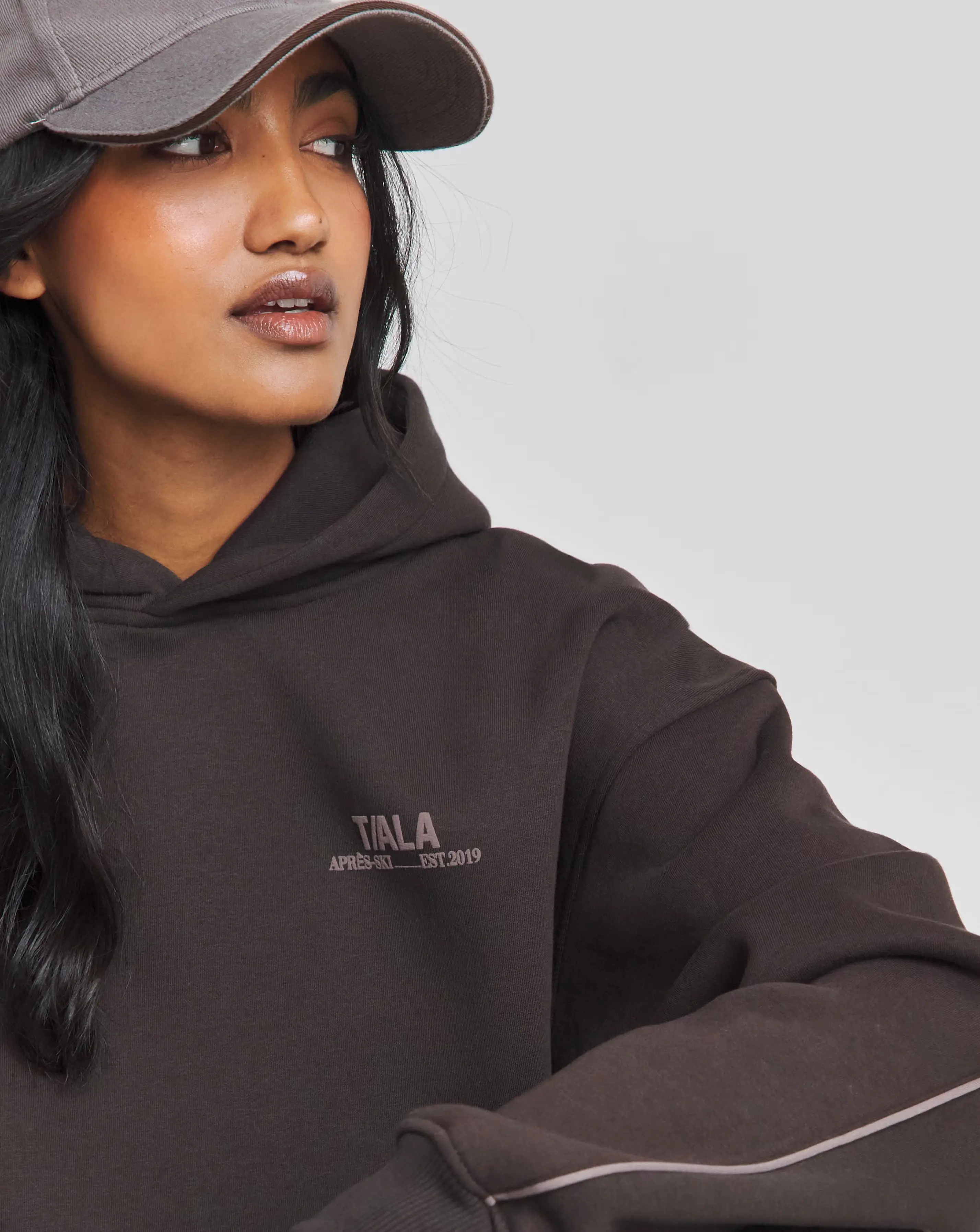 103327-tala-winter-sports-oversized-hoodie-1.webp