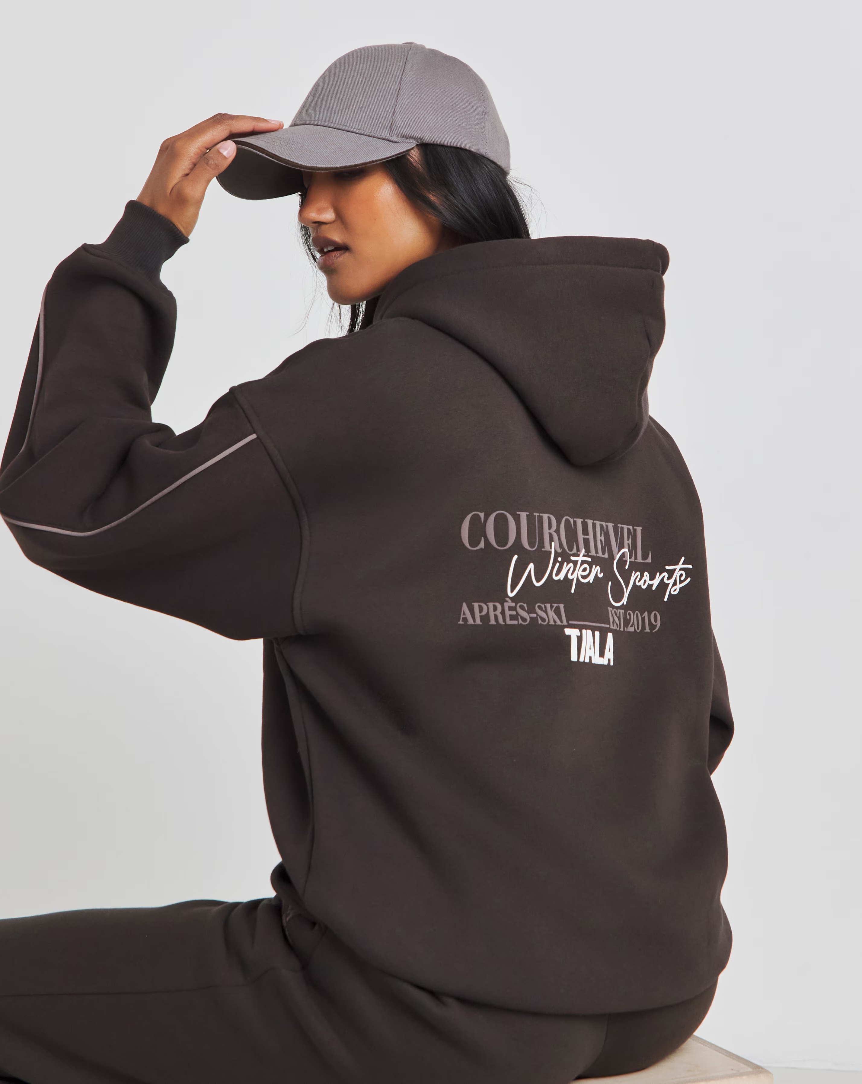 103327-tala-winter-sports-oversized-hoodie-1.webp