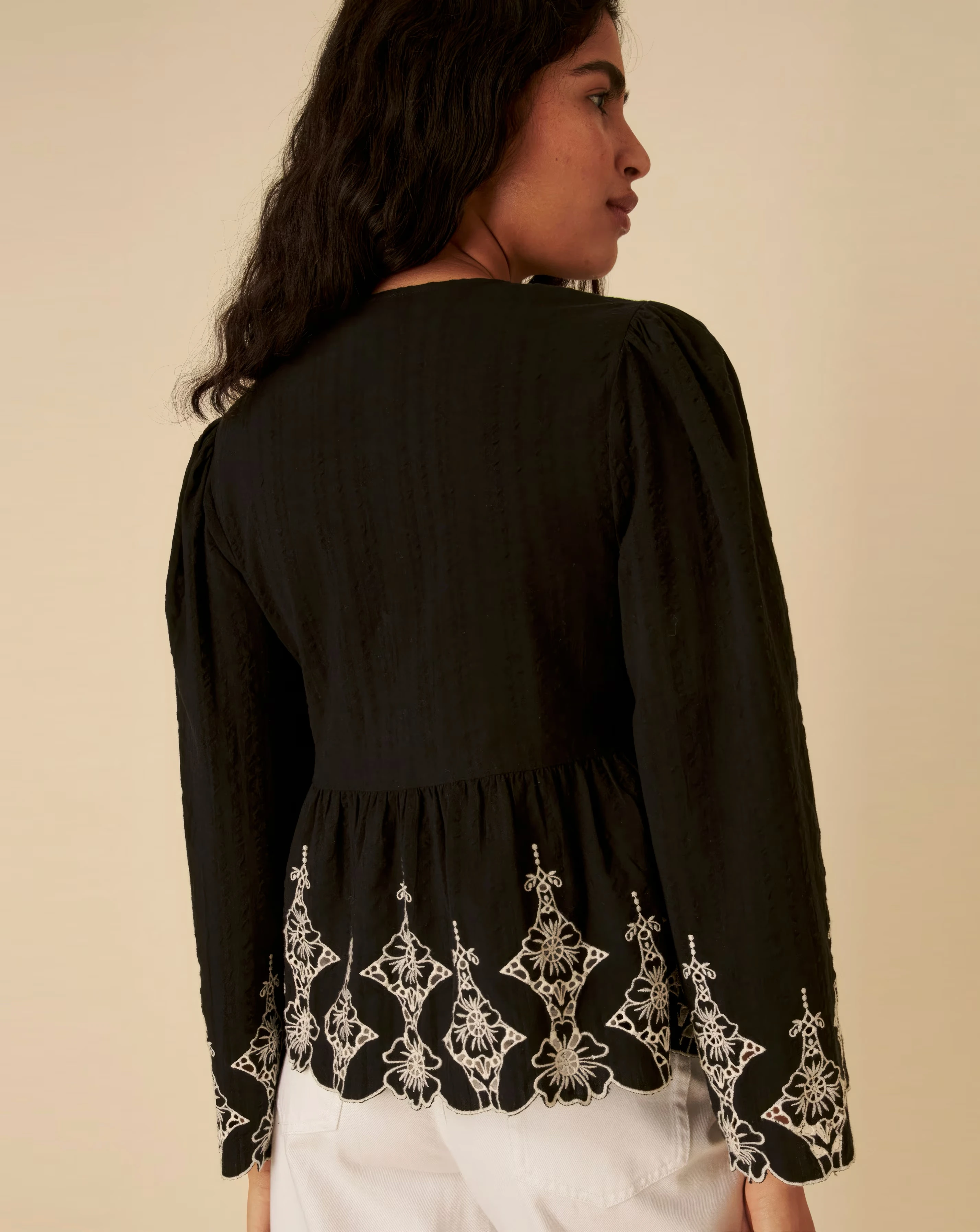 103541-nobody-x27-s-child-broderie-blouse-1.webp