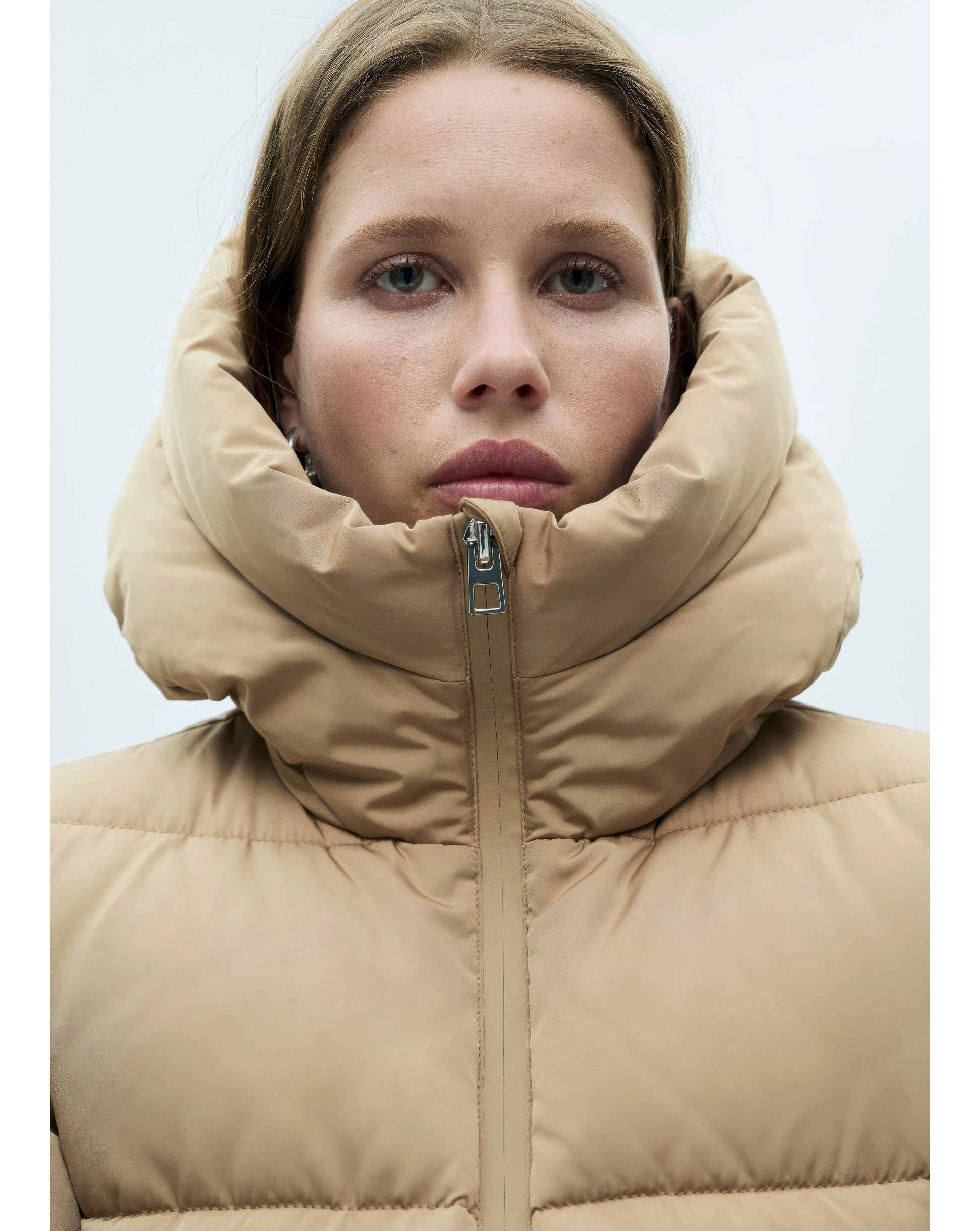 104293-mango-puffer-coat-tokyo-1.webp