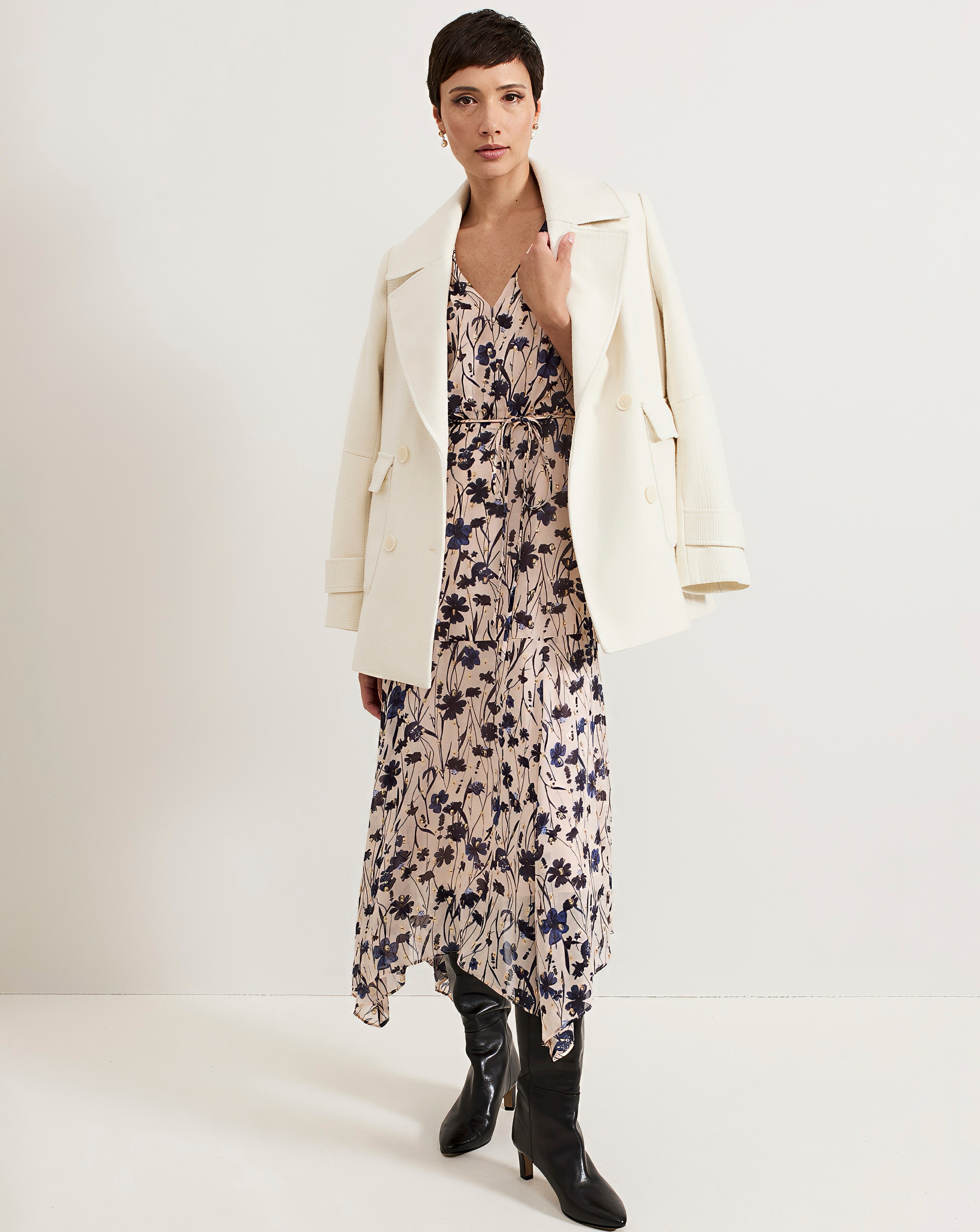 104353-phase-eight-verity-filcoupe-floral-dress-1.webp