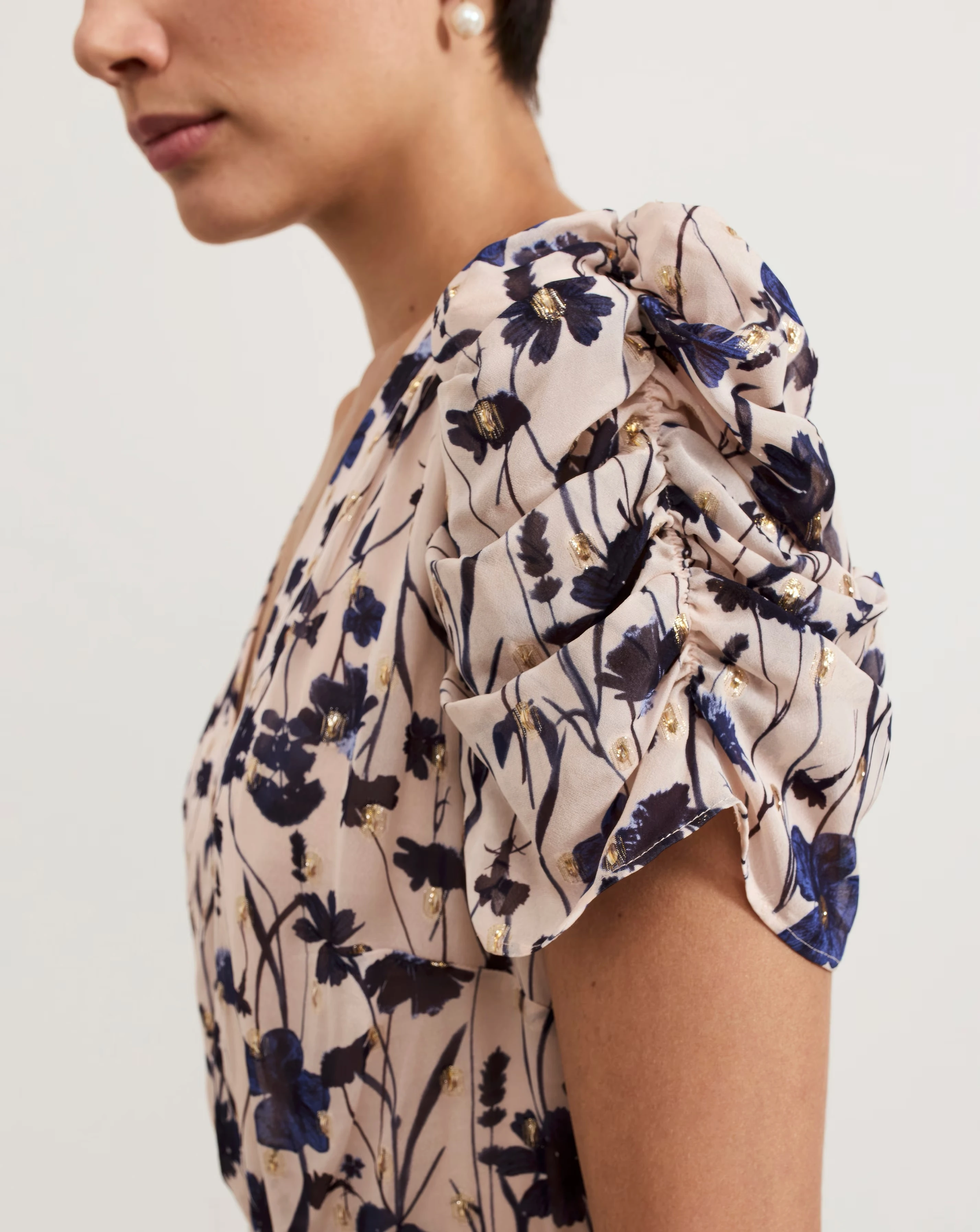 104353-phase-eight-verity-filcoupe-floral-dress-1.webp