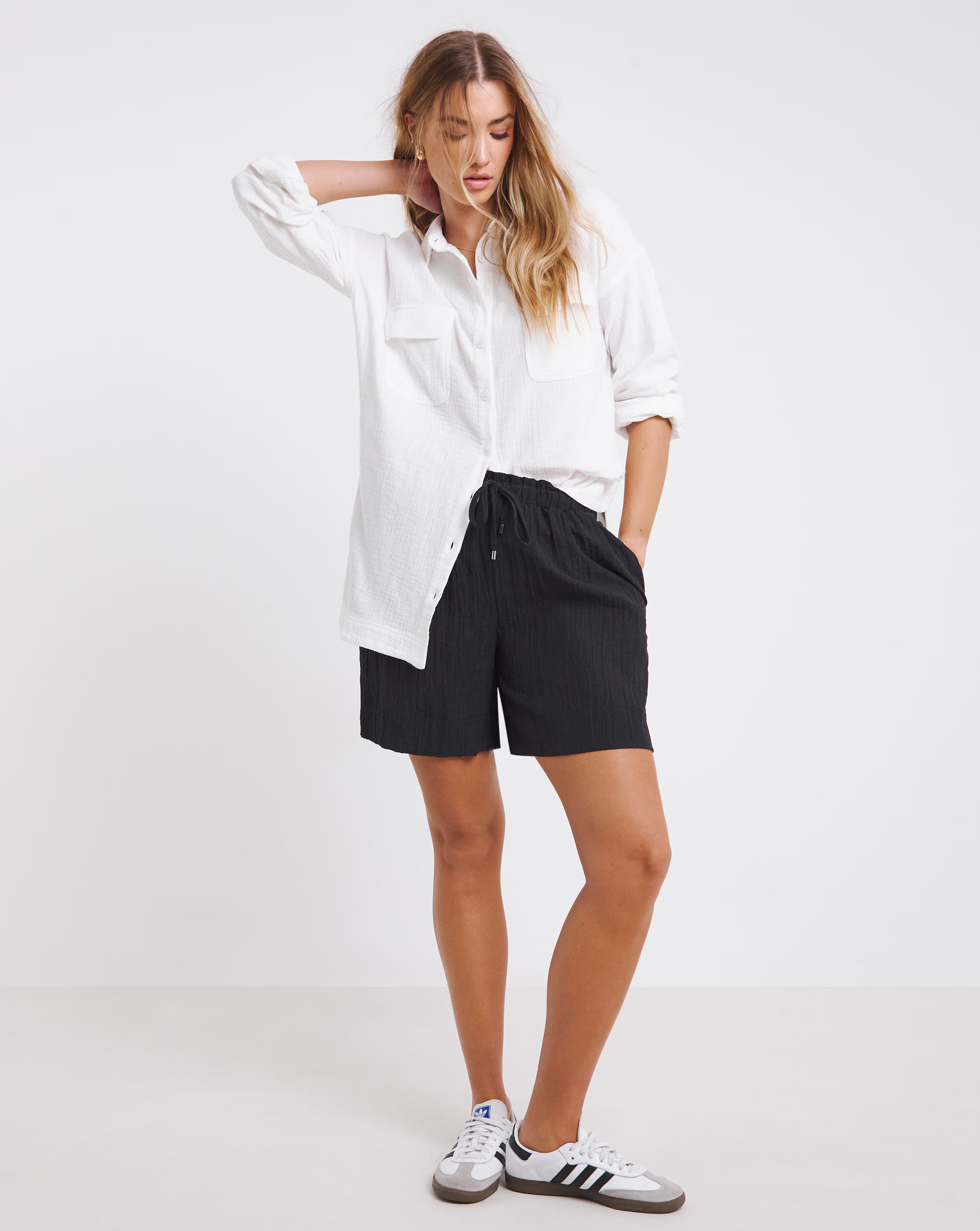 Simply Be Black Tencel Crinkle Shorts 1 104707-simply-be-black-tencel-crinkle-shorts-1.jpg