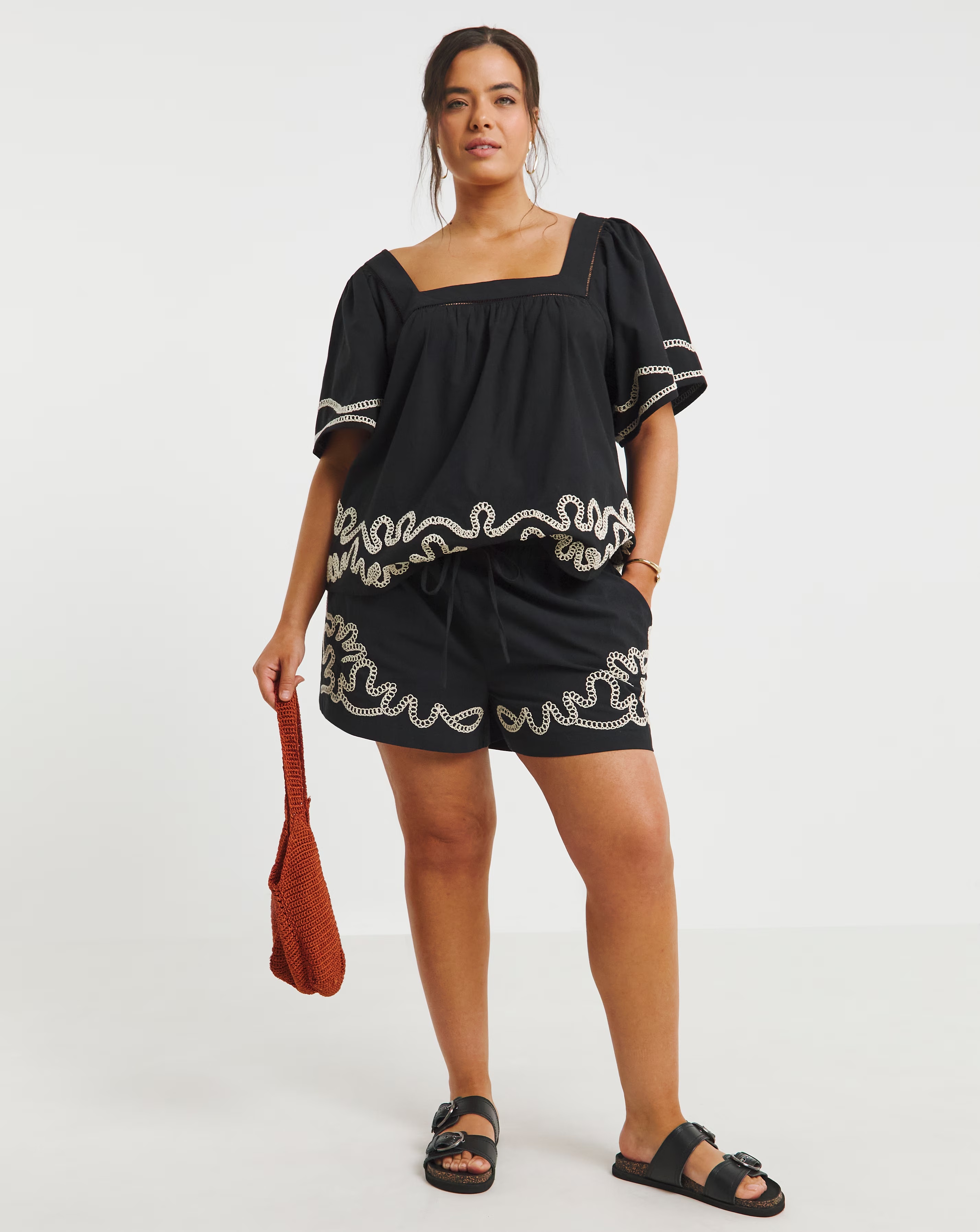 Simply Be Black Embroidered Tie Waist Shorts