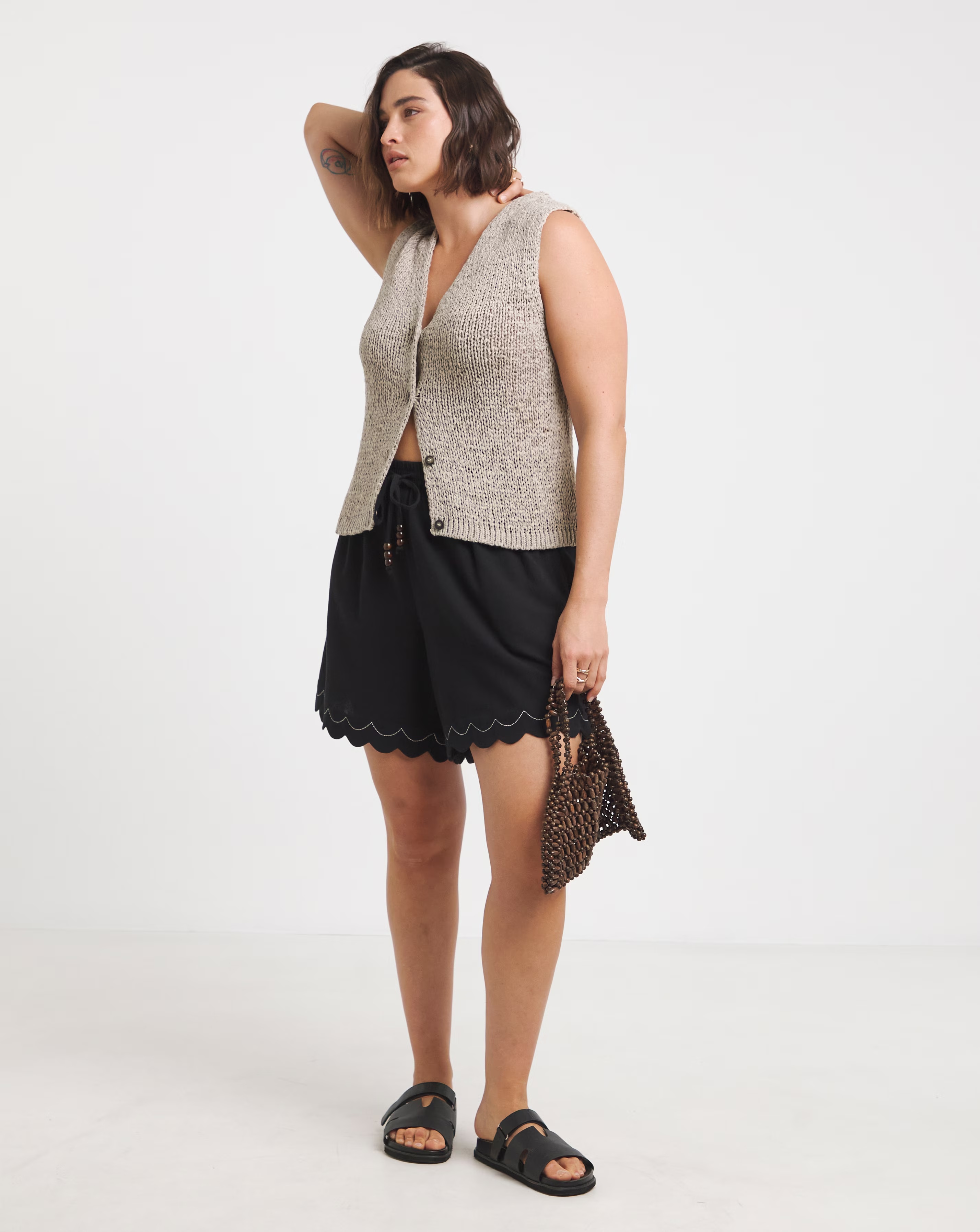 104876-simply-be-scallop-hem-shorts-1.webp