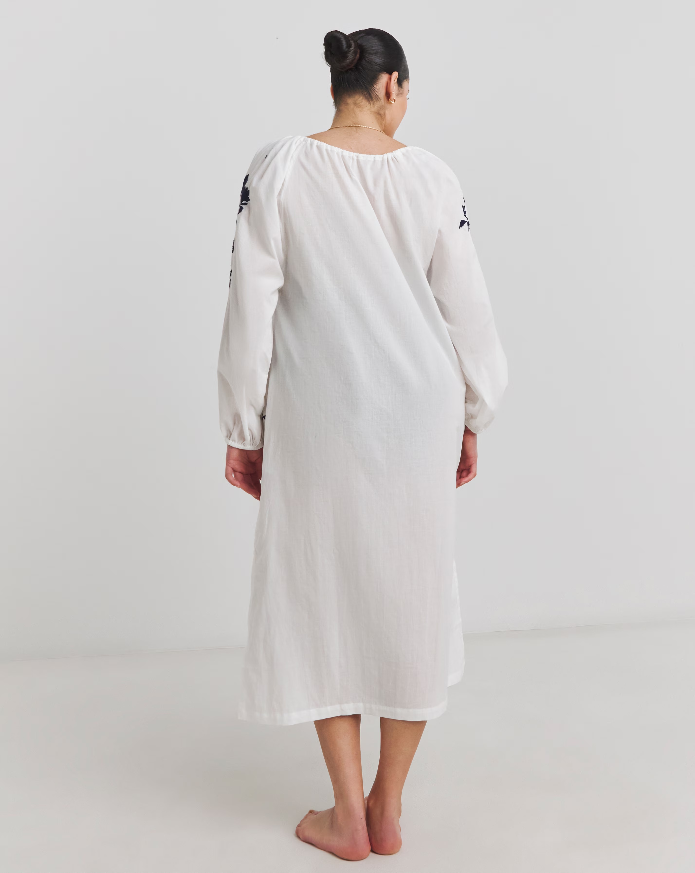106240-joanna-hope-embroidered-beach-dress-1.webp