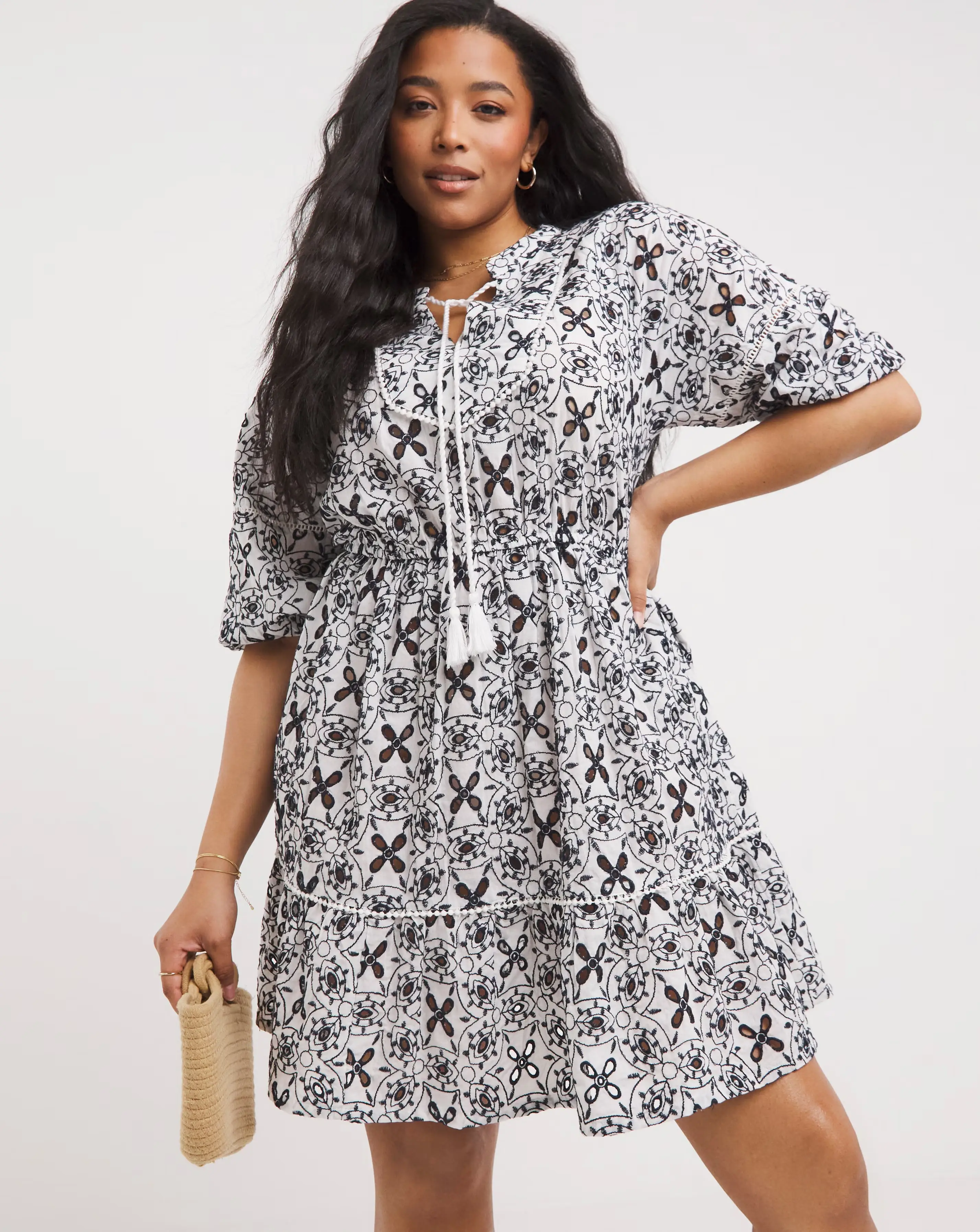106309-joanna-hope-beach-dress-1.webp