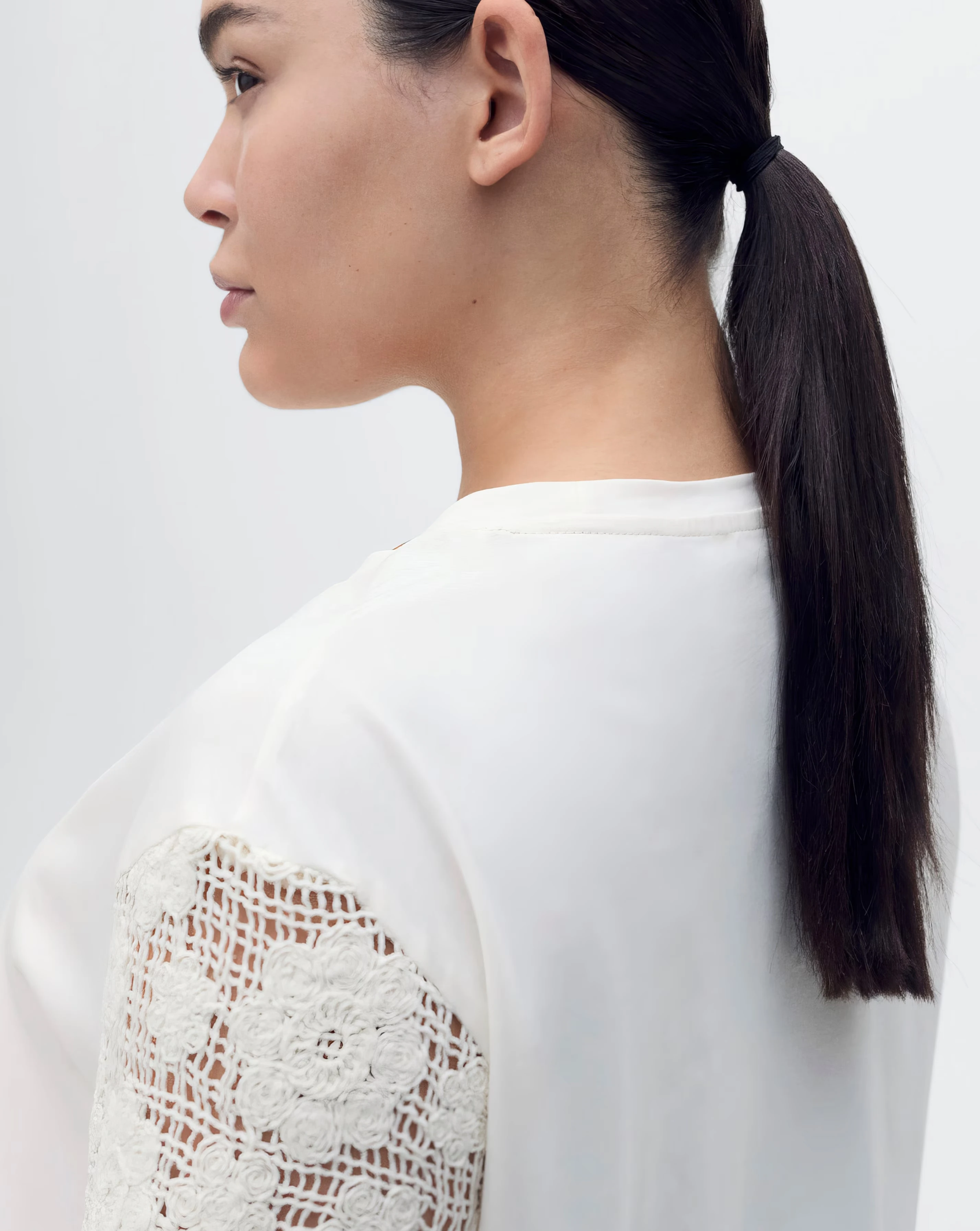 111201-mango-crochet-sleeve-cotton-t-shirt-1.jpg