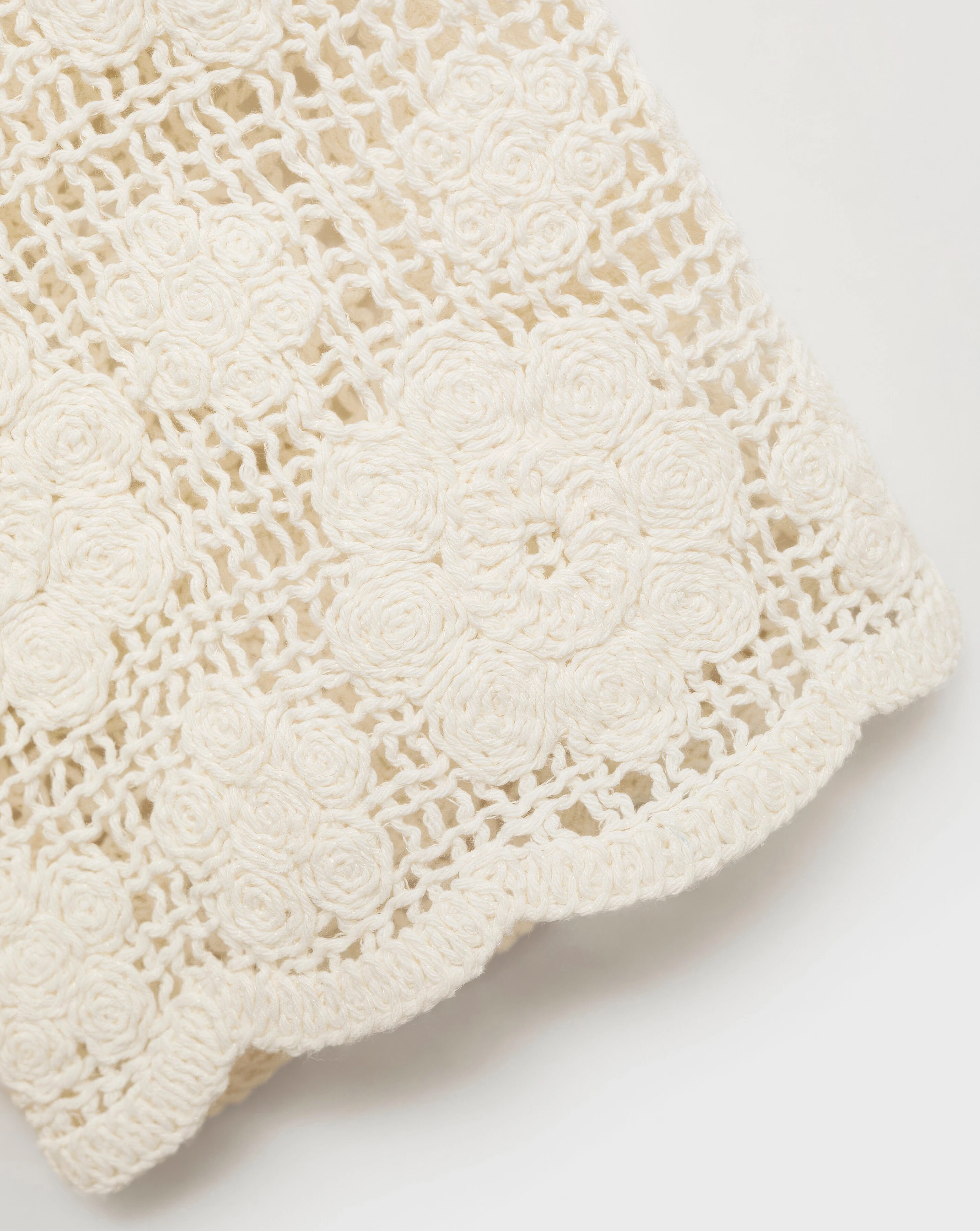 111201-mango-crochet-sleeve-cotton-t-shirt-1.jpg