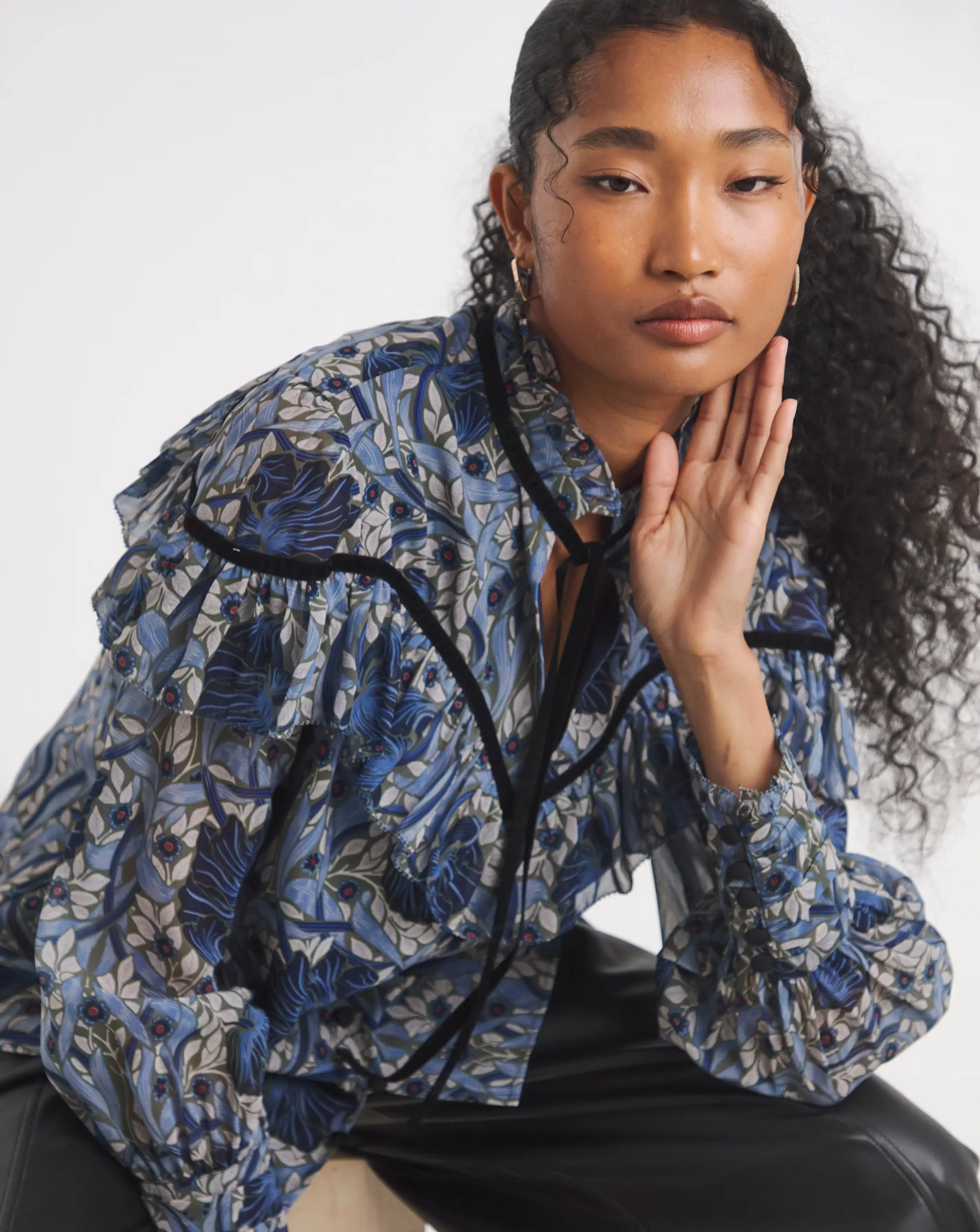 Hope & Ivy Mylene William Morris Society Blouse 1 111244-hope-amp-ivy-mylene-william-morris-society-blouse-1.webp