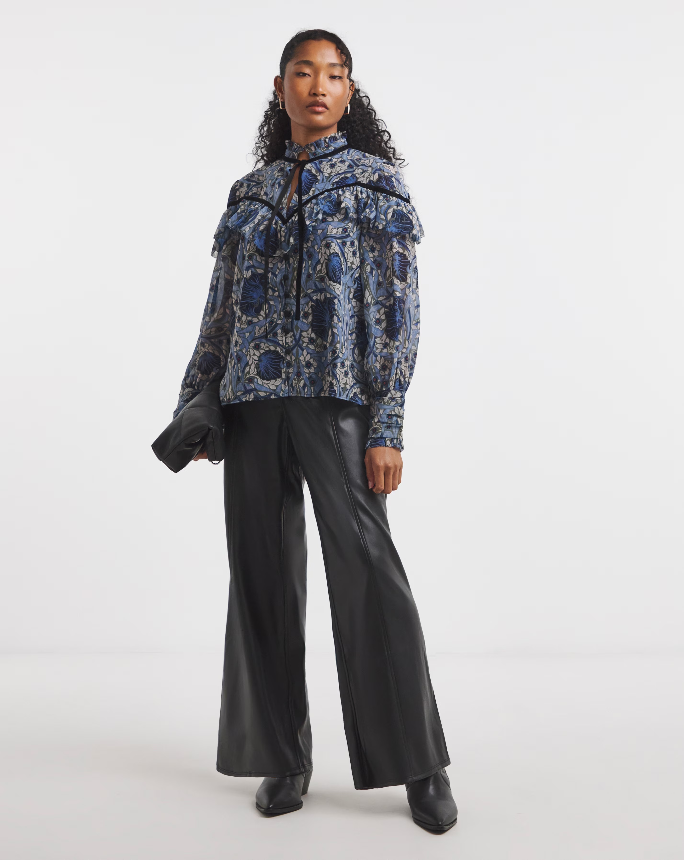 111244-hope-amp-ivy-mylene-william-morris-society-blouse-1.webp