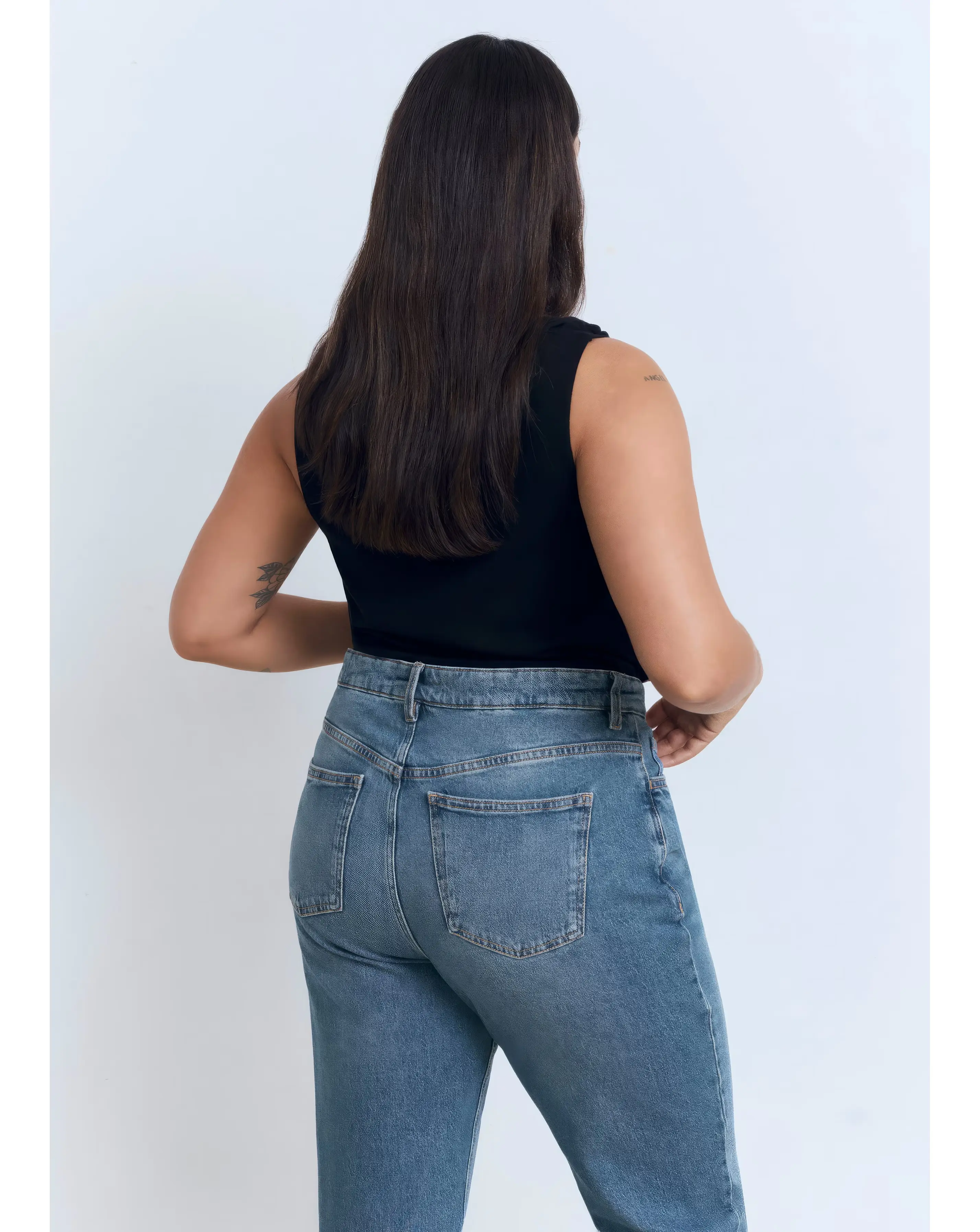 111447-mango-new-jean-1.webp