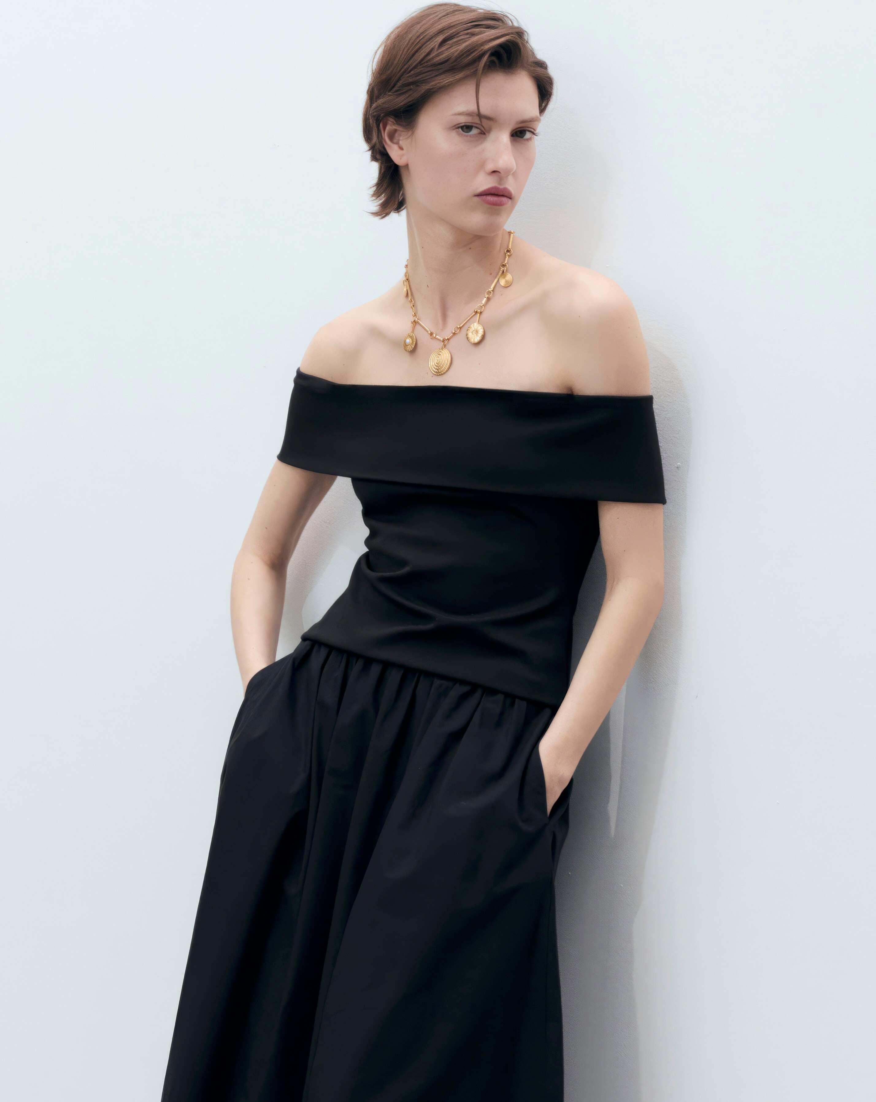 111584-mango-skirt-claus-1.jpg