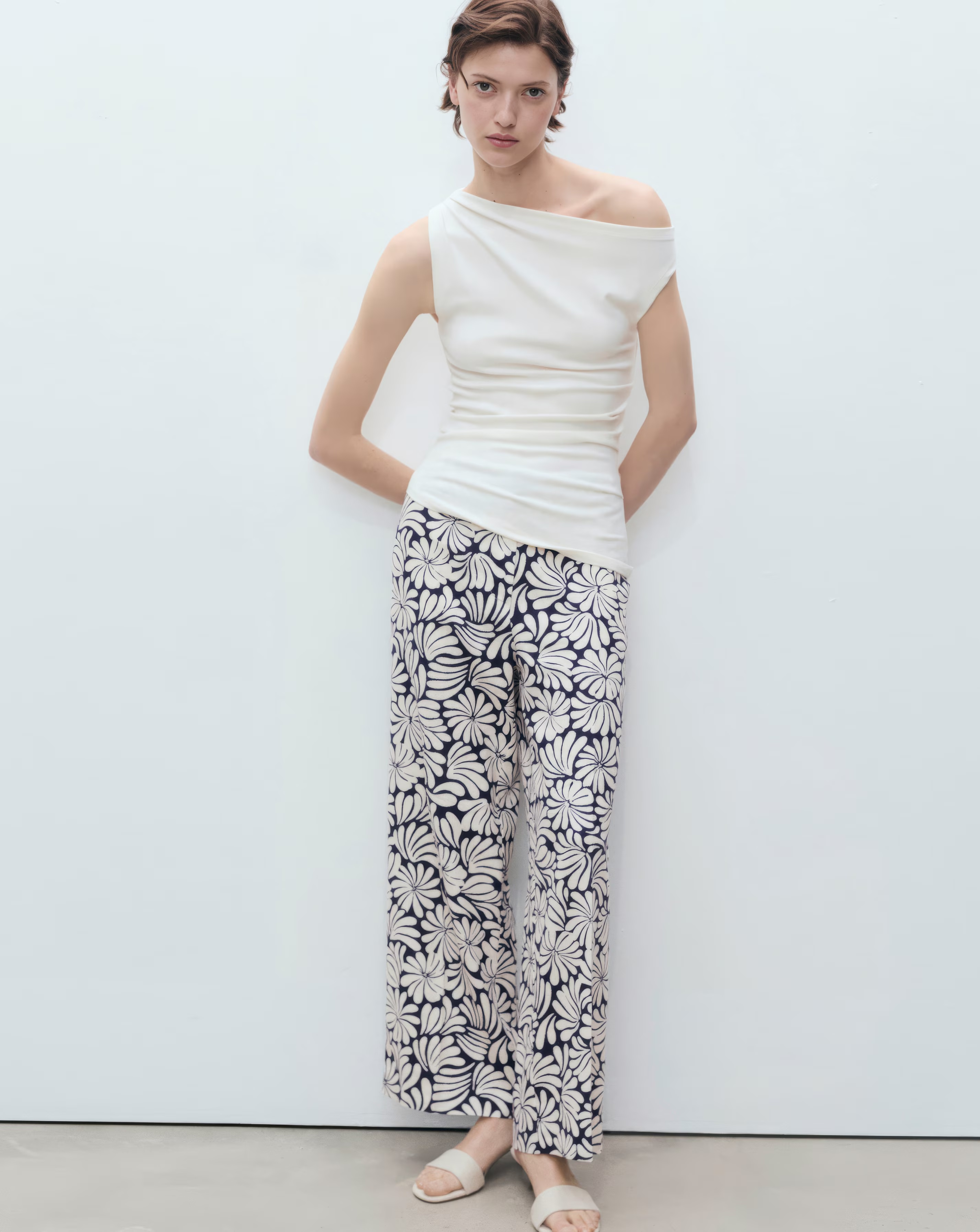111604-mango-trousers-coco-1.jpg