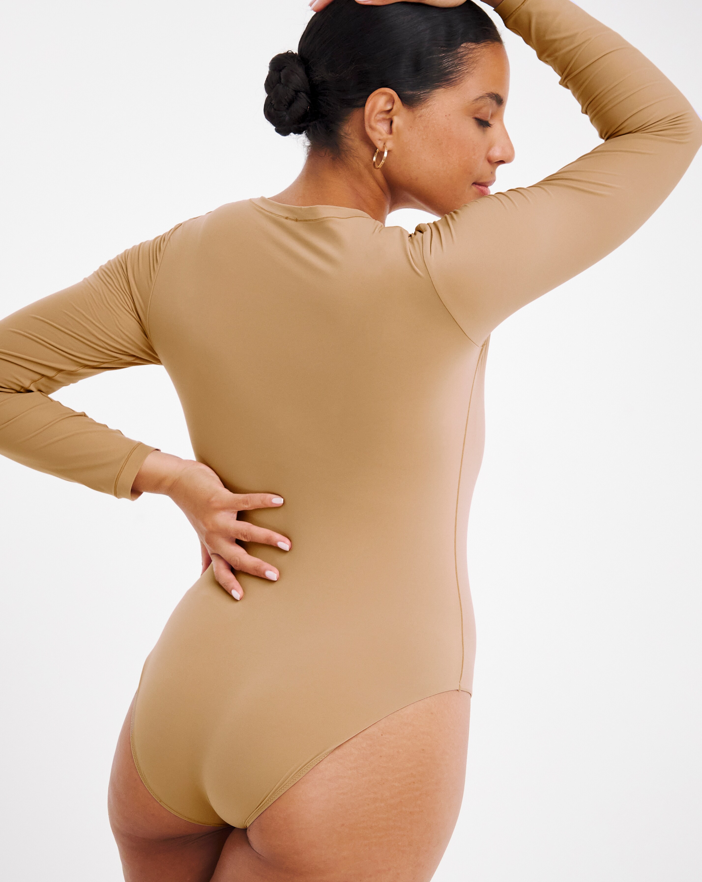 112302-magisculpt-light-control-2-pack-smoothing-long-sleeve-bodysuits-black-latte-1.jpg