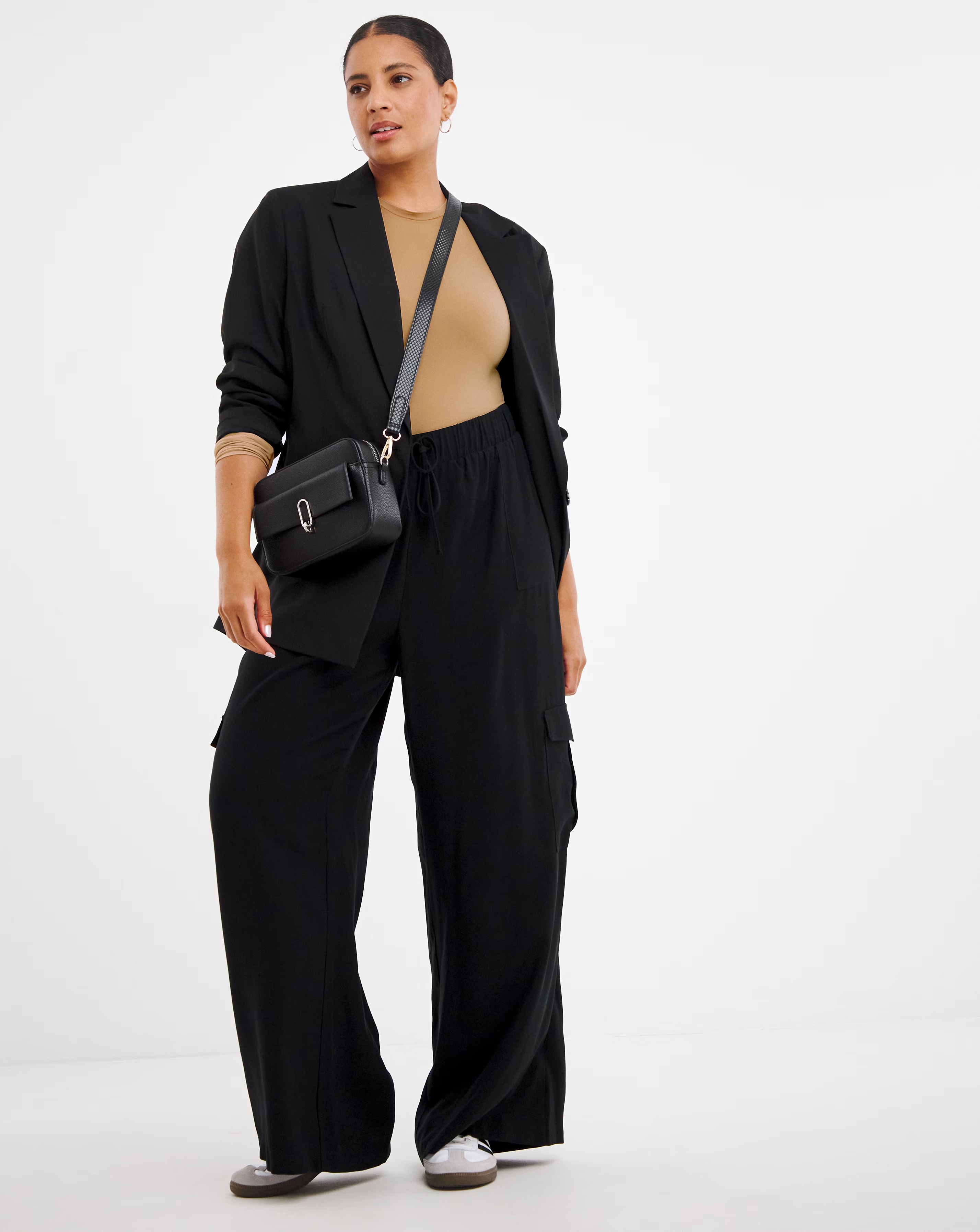 112302-magisculpt-light-control-2-pack-smoothing-long-sleeve-bodysuits-black-latte-1.jpg