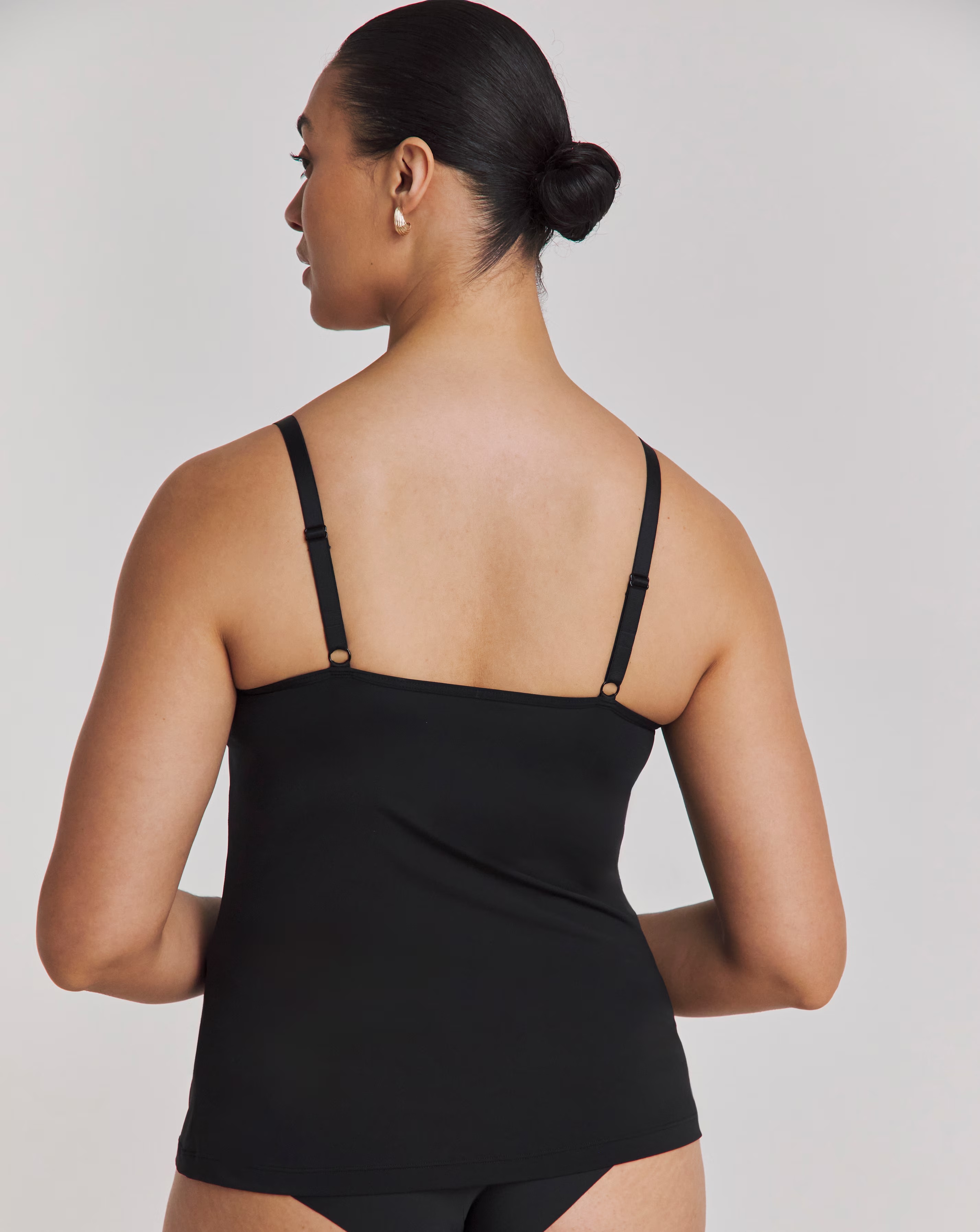 113048-magisculpt-light-control-2-pack-smoothing-vests-black-white-1.jpg