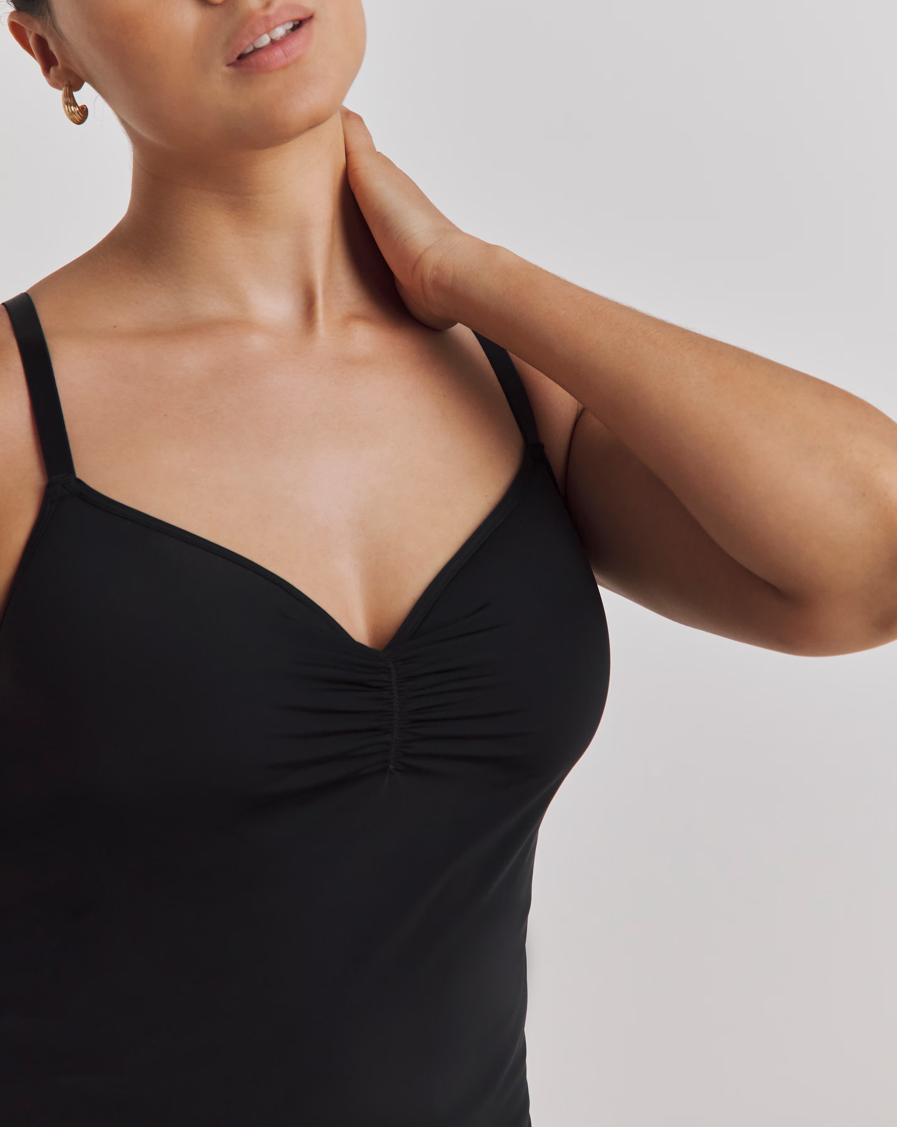113048-magisculpt-light-control-2-pack-smoothing-vests-black-white-1.jpg