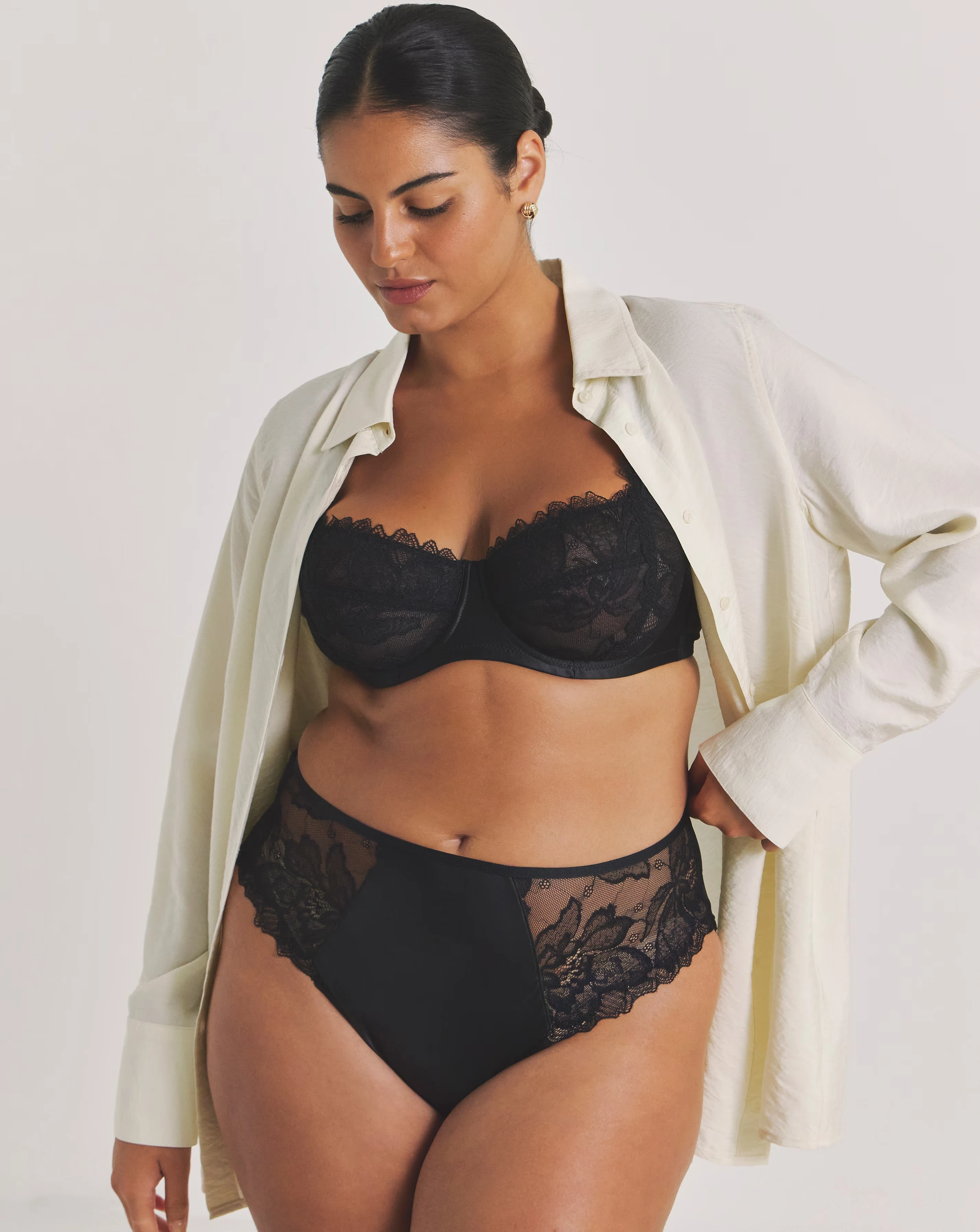 113789-pretty-secrets-2-pack-willow-stretch-lace-high-leg-knickers-black-cream-1.webp