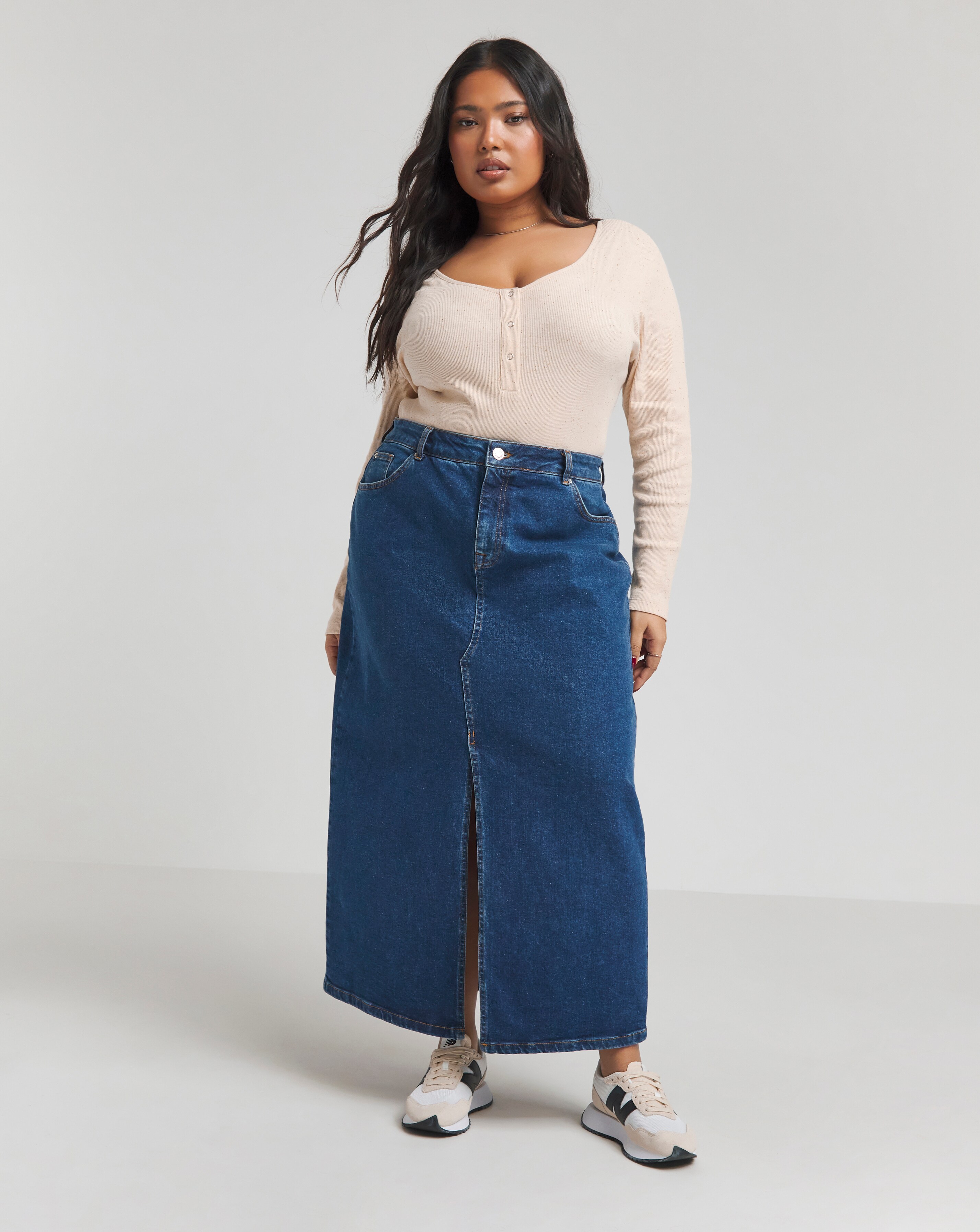 115613-sand-button-front-neppy-rib-body-1.webp