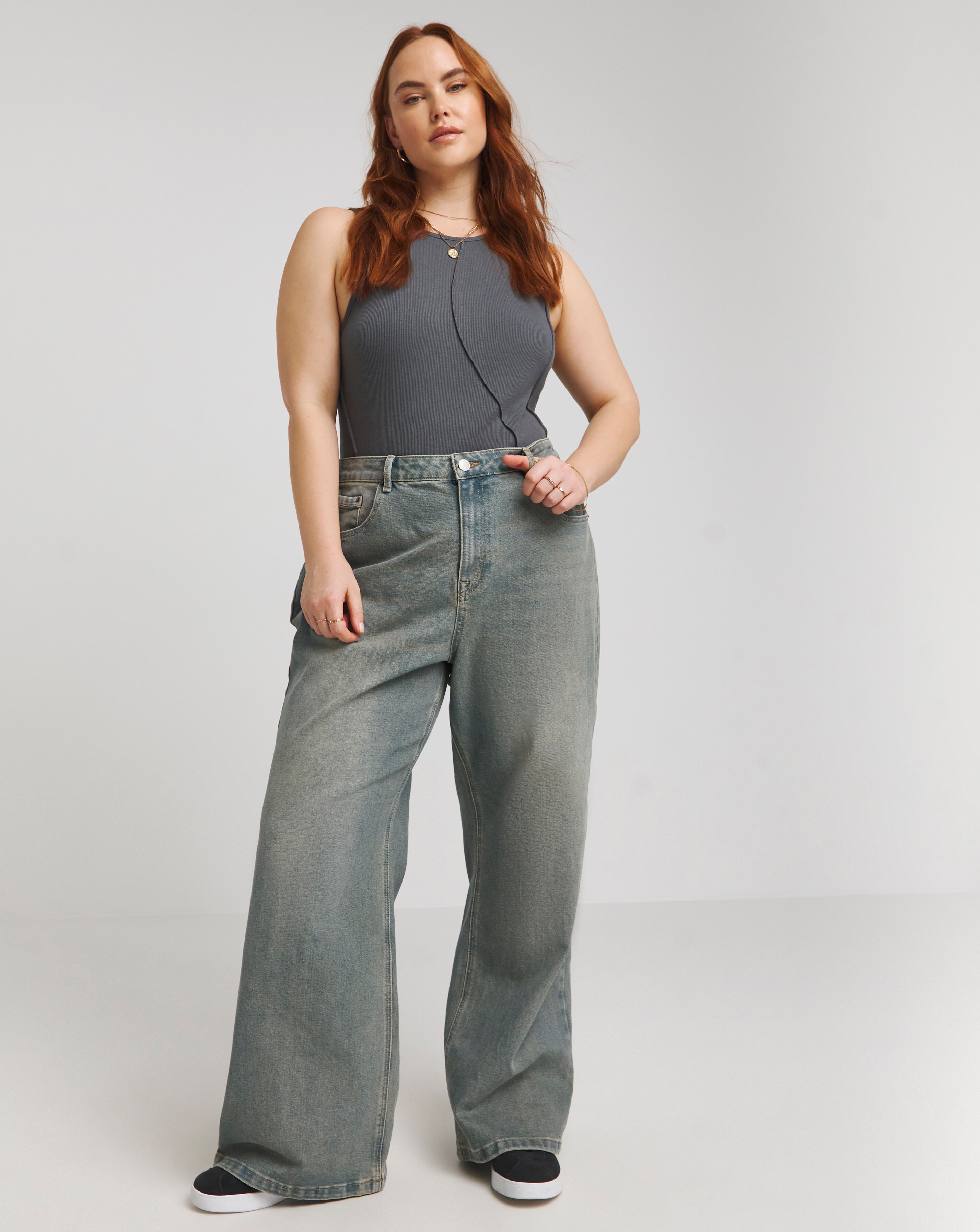 115626-grey-overlock-rib-body-1.webp
