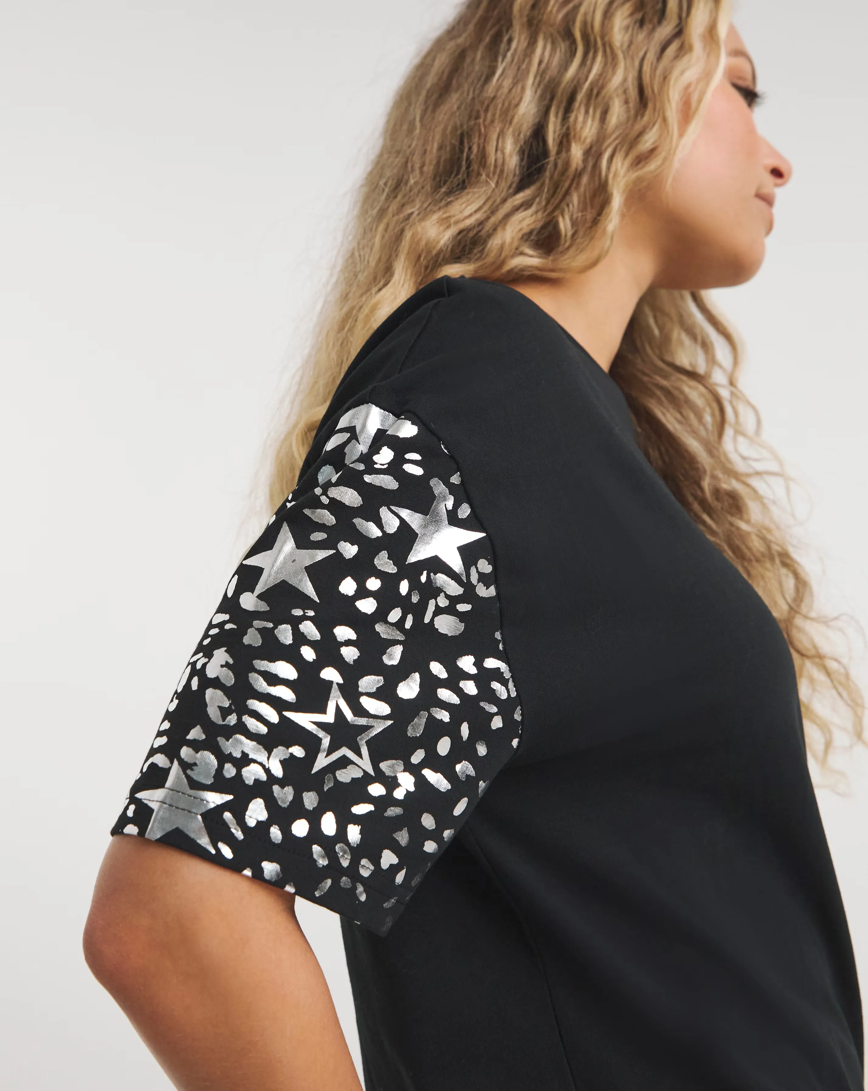 115743-star-foil-print-oversized-tee-1.jpg