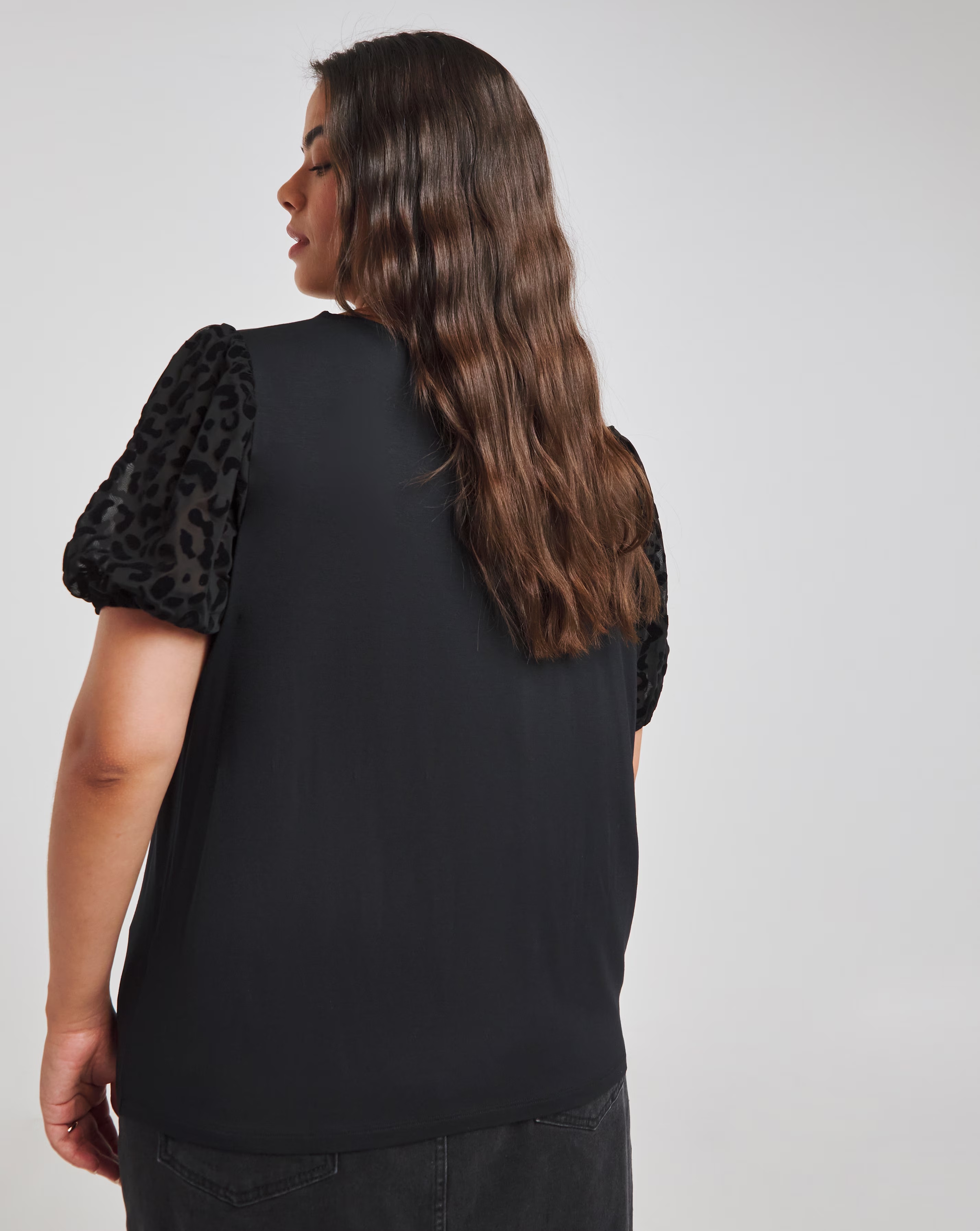 118647-black-leopard-burn-out-sleeve-t-shirt-1.webp
