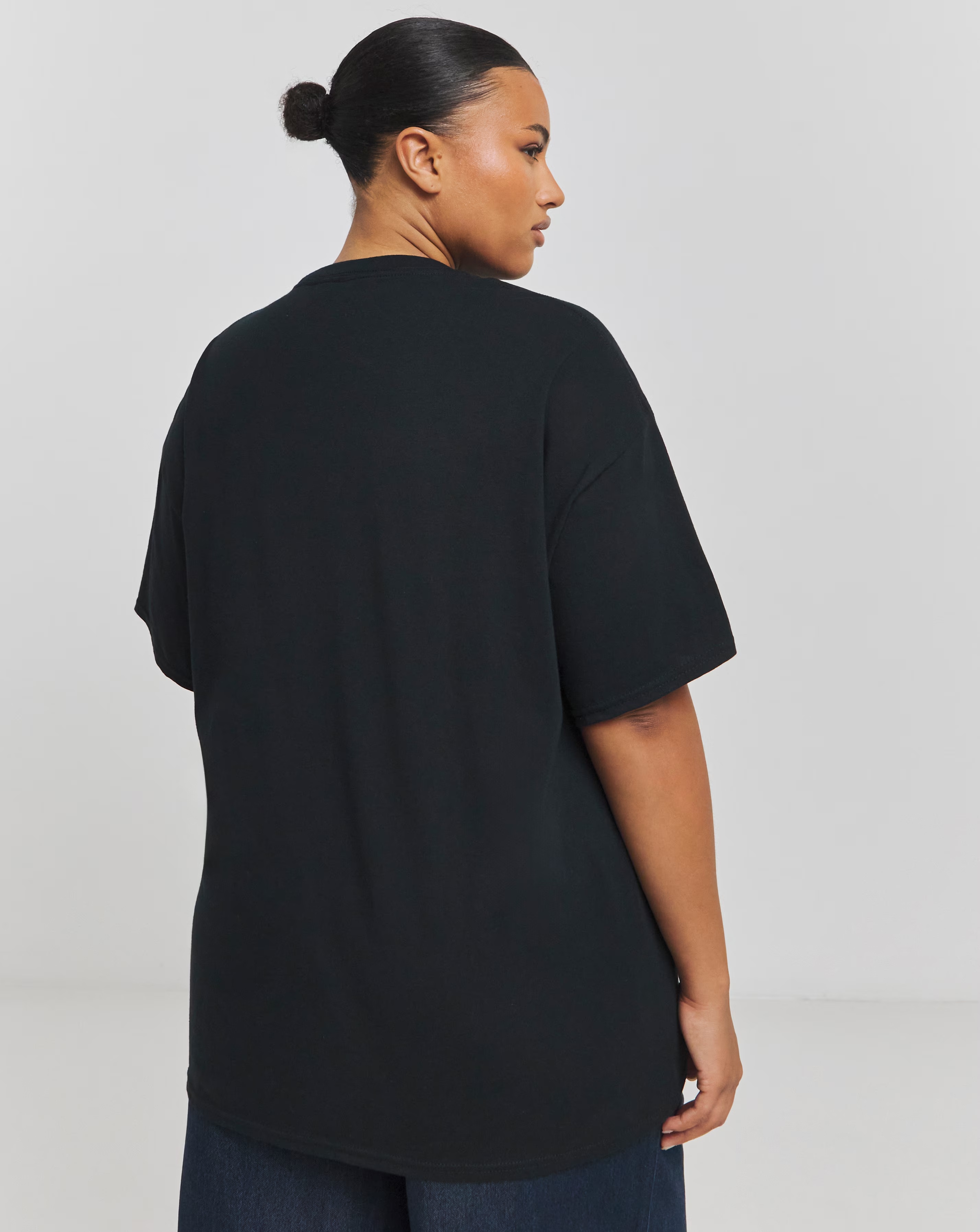 118700-black-wednesday-addams-license-t-shirt-1.jpg