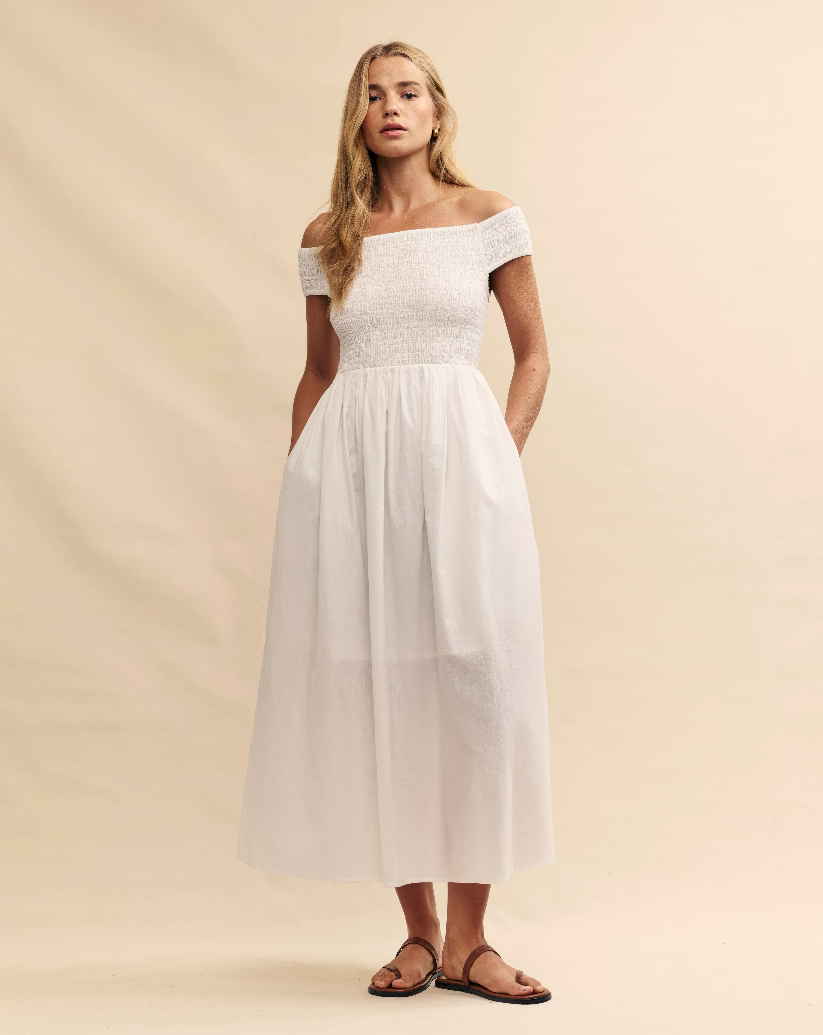 118866-nobody-x27-s-child-amanda-midaxi-dress-plain-1.jpg