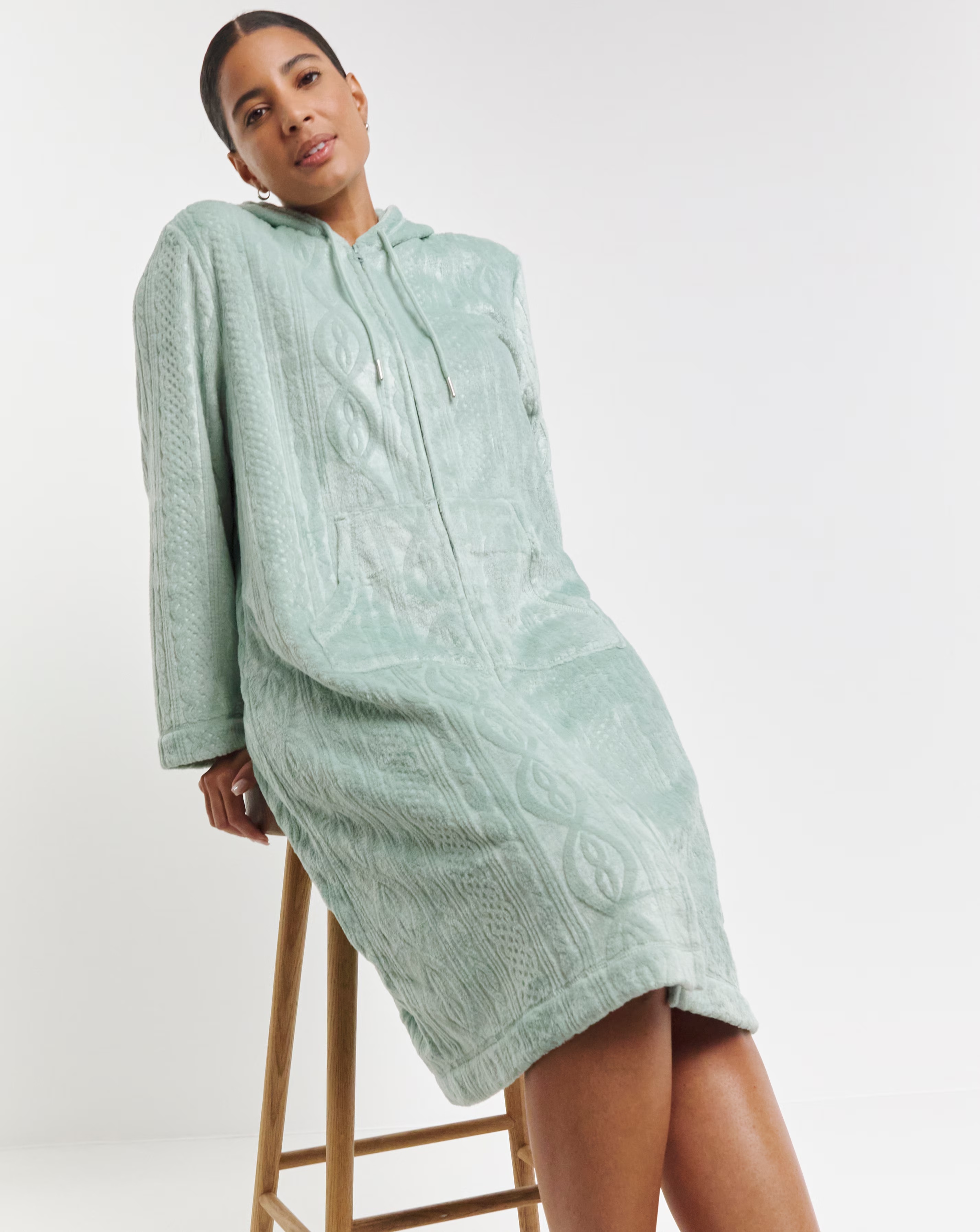 Pretty Secrets Zip Through Fleece Dressing Gown 1 119464-pretty-secrets-zip-through-fleece-dressing-gown-1.jpg