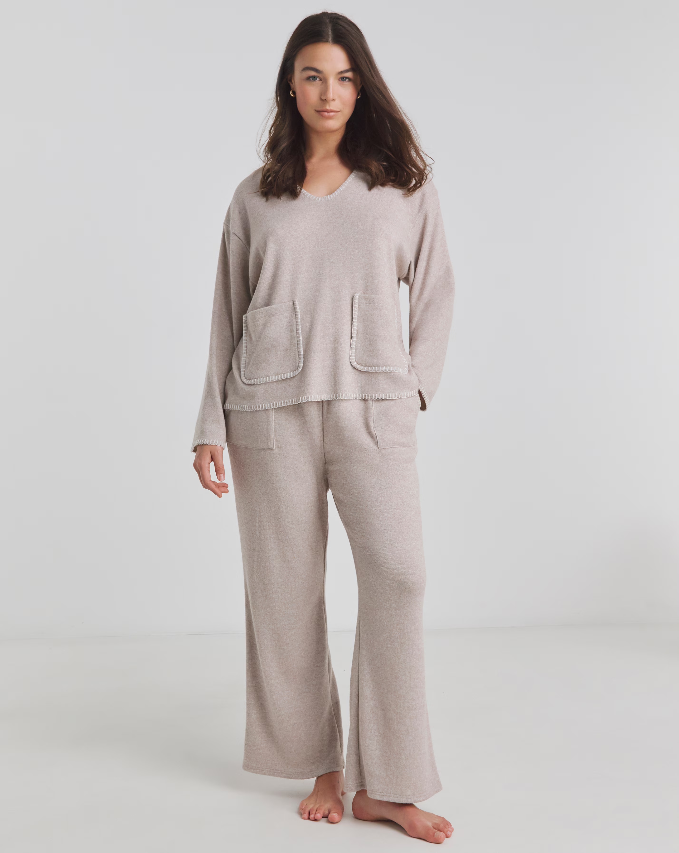 119851-figleaves-blanket-stitch-knitted-lounge-set-1.webp