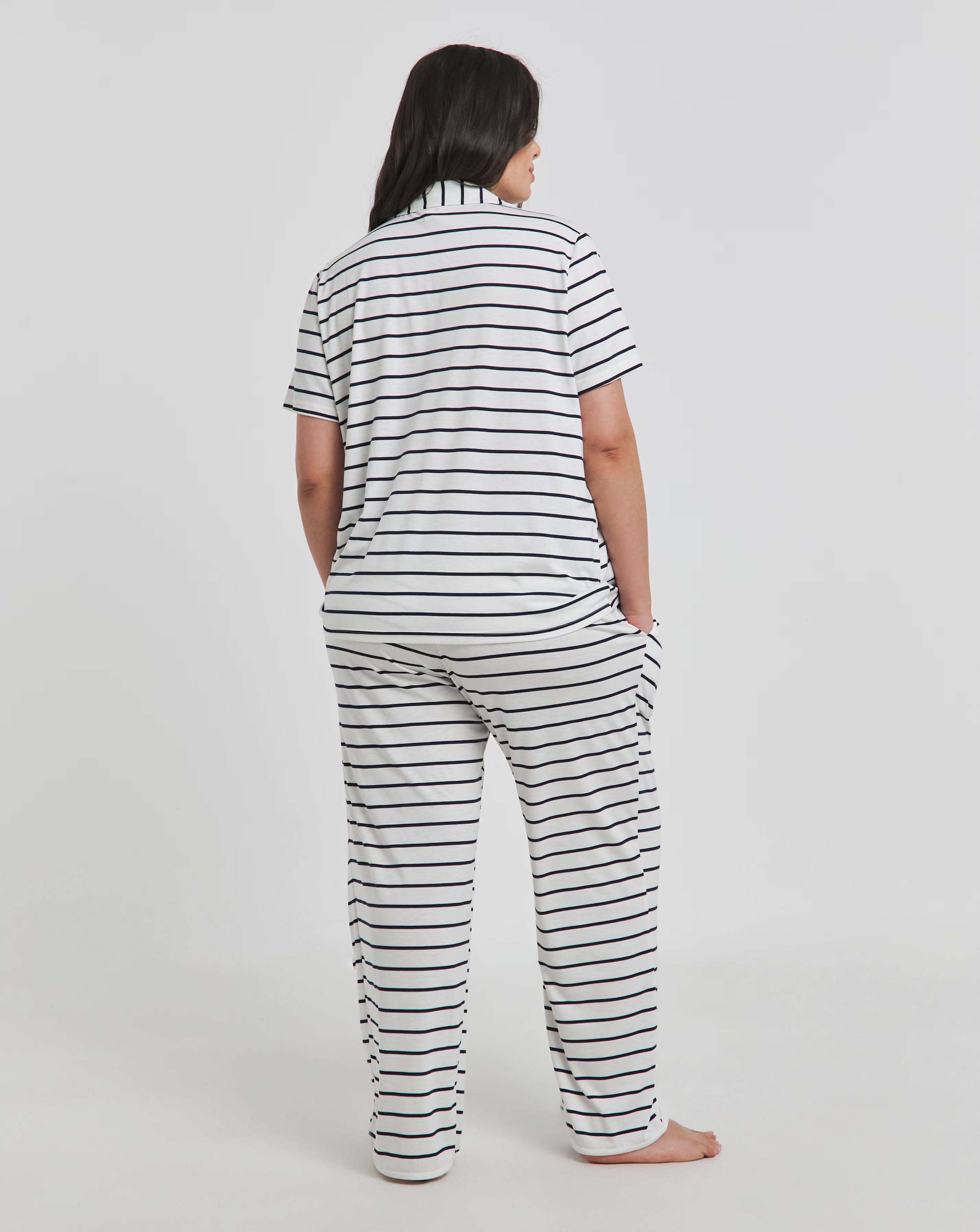 120124-pretty-secrets-pyjama-set-1.webp