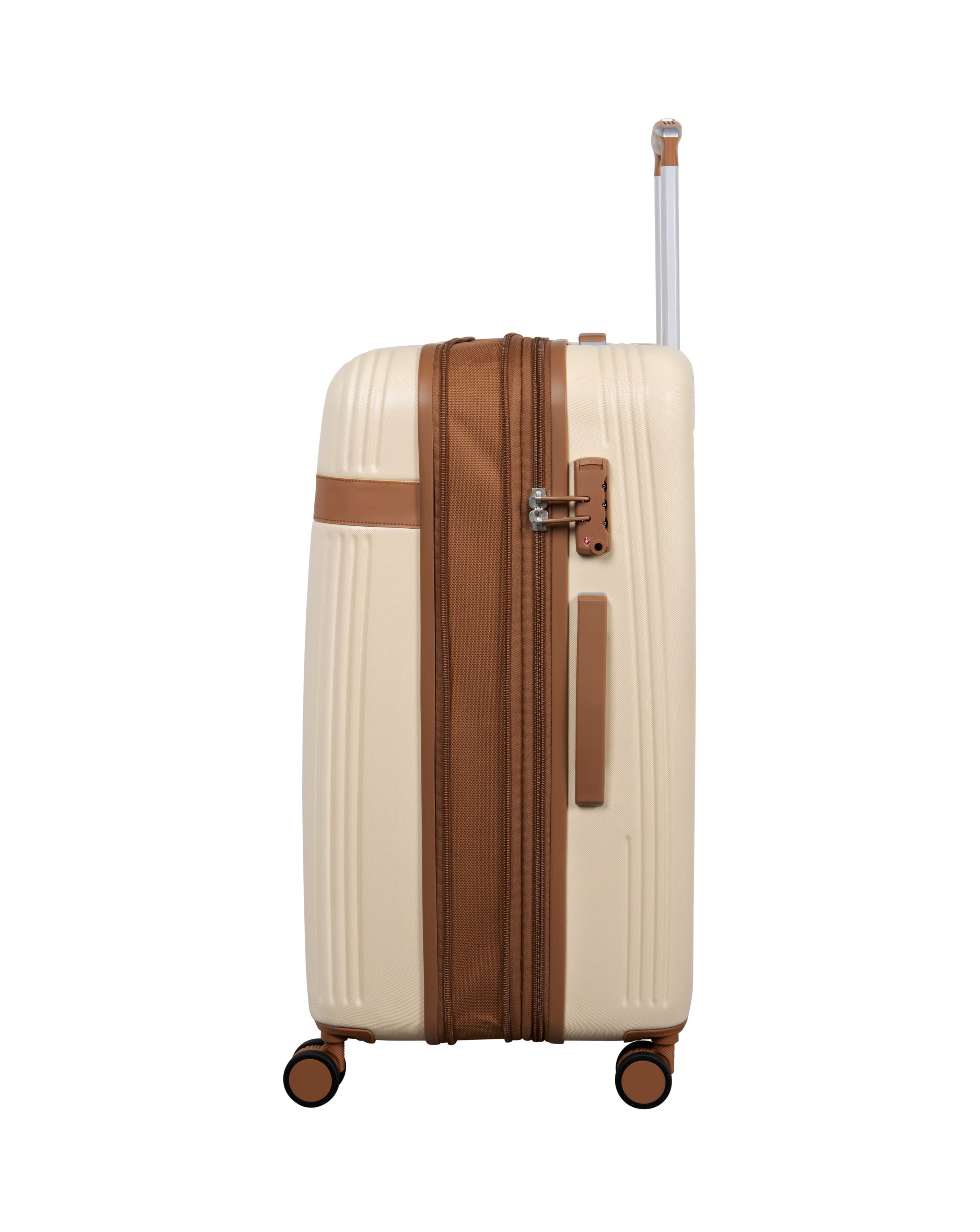 121387-it-luggage-clarify-medium-suitcase-1.jpg