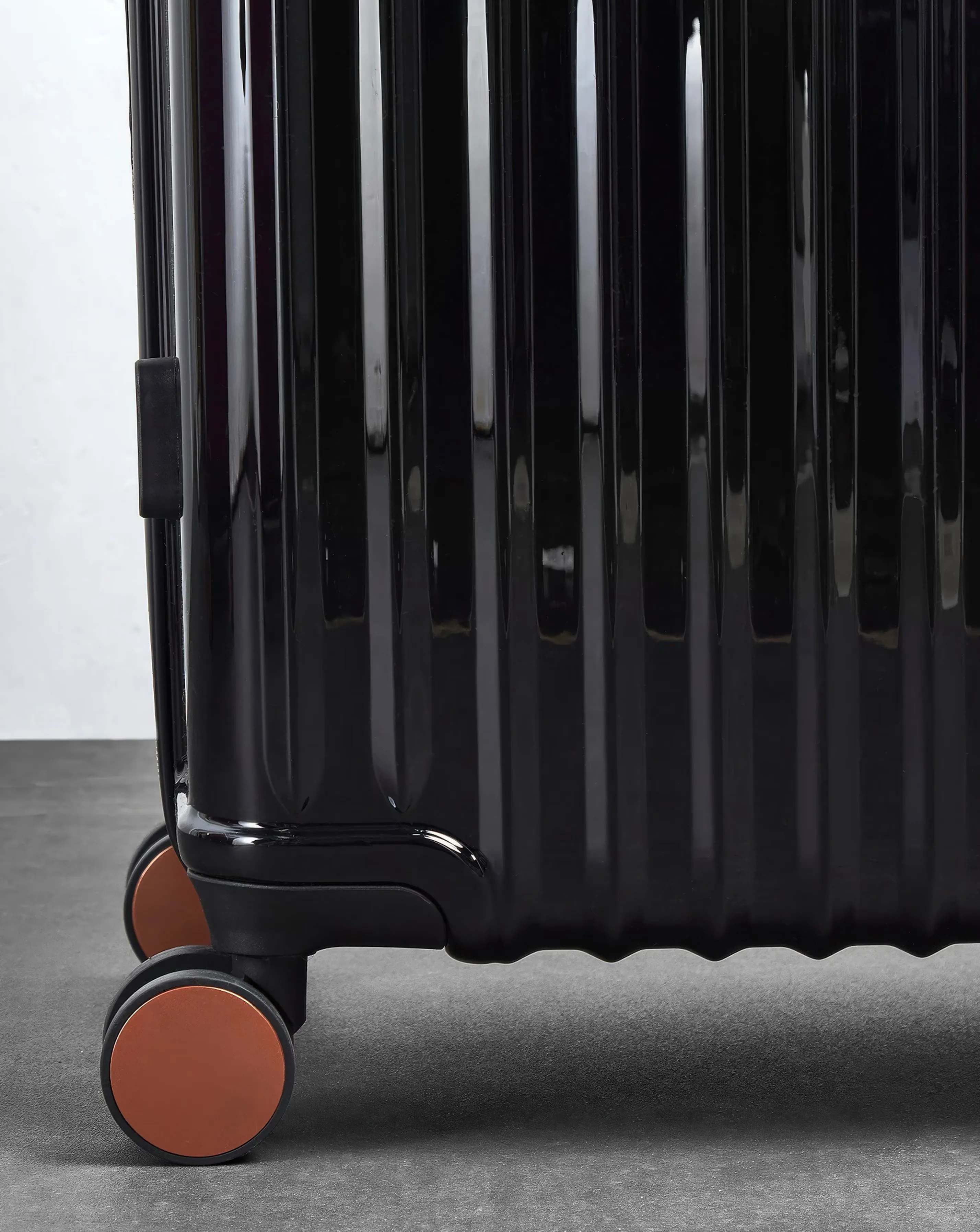 121457-rock-selene-large-suitcase-1.jpg